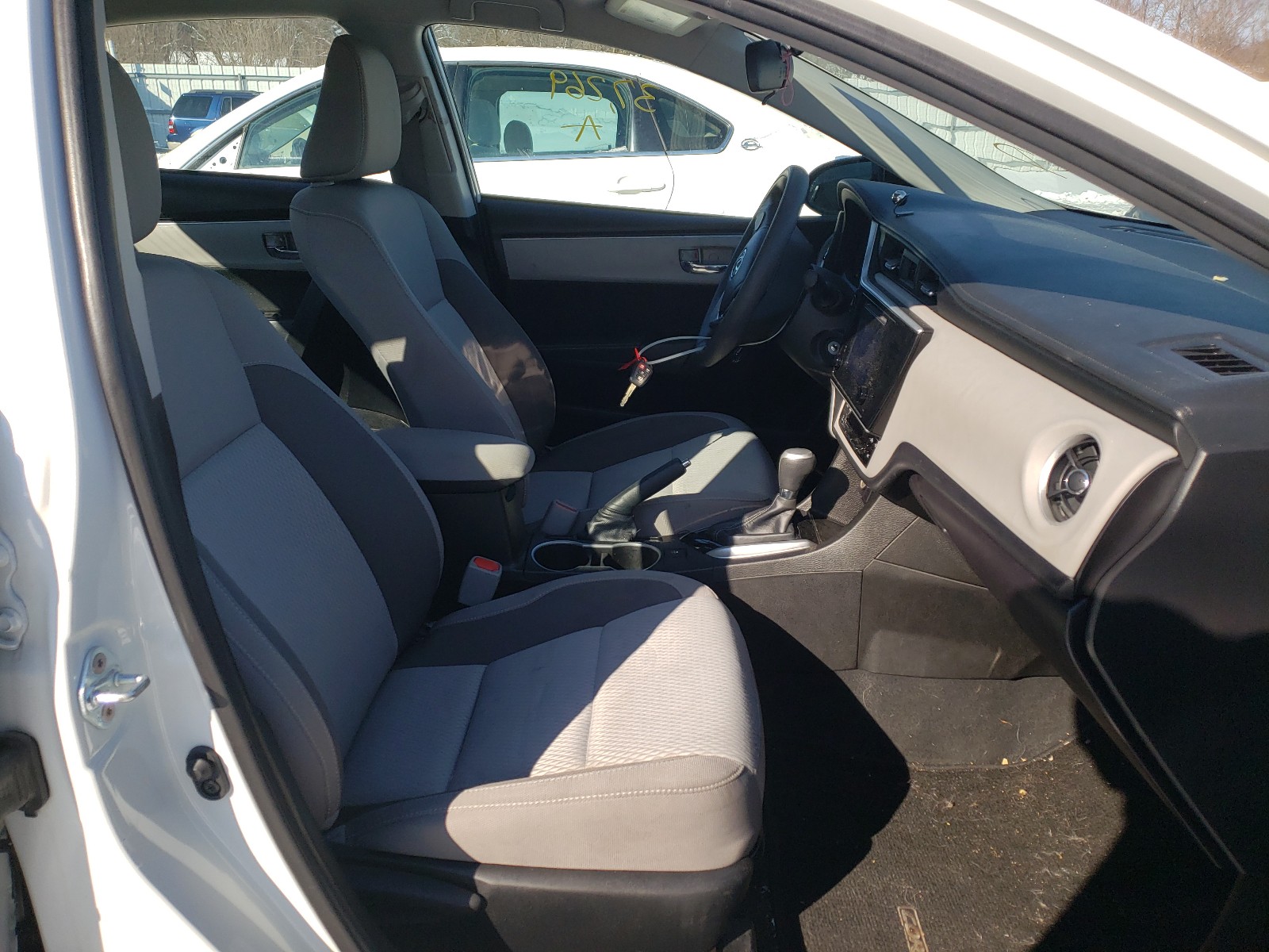 Photo 5 from auction – 2018 TOYOTA COROLLA L with VIN 5YFBURHE8JP847213