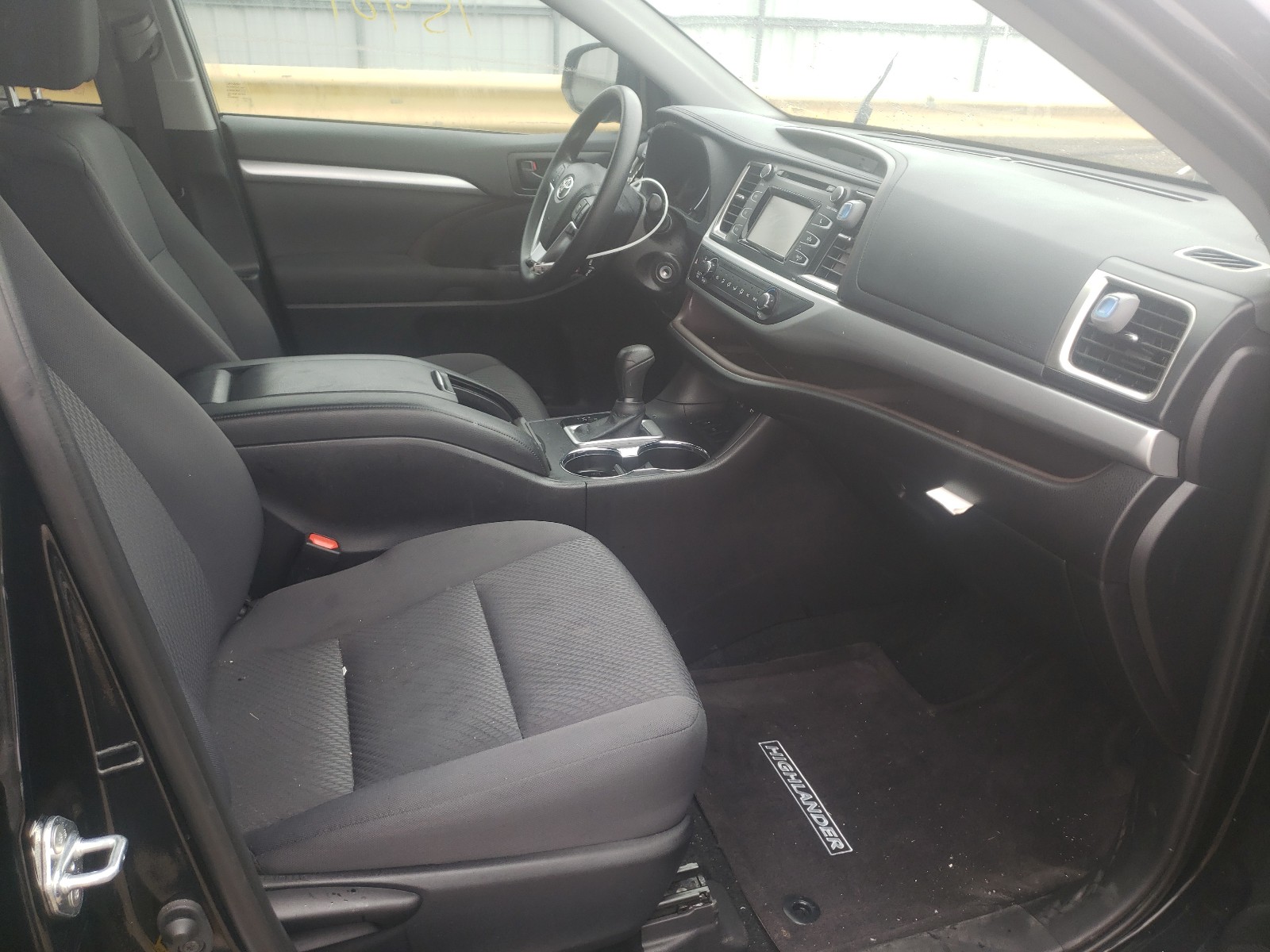 Photo 5 from auction – 2019 TOYOTA HIGHLANDER with VIN 5TDZARFH4KS058618