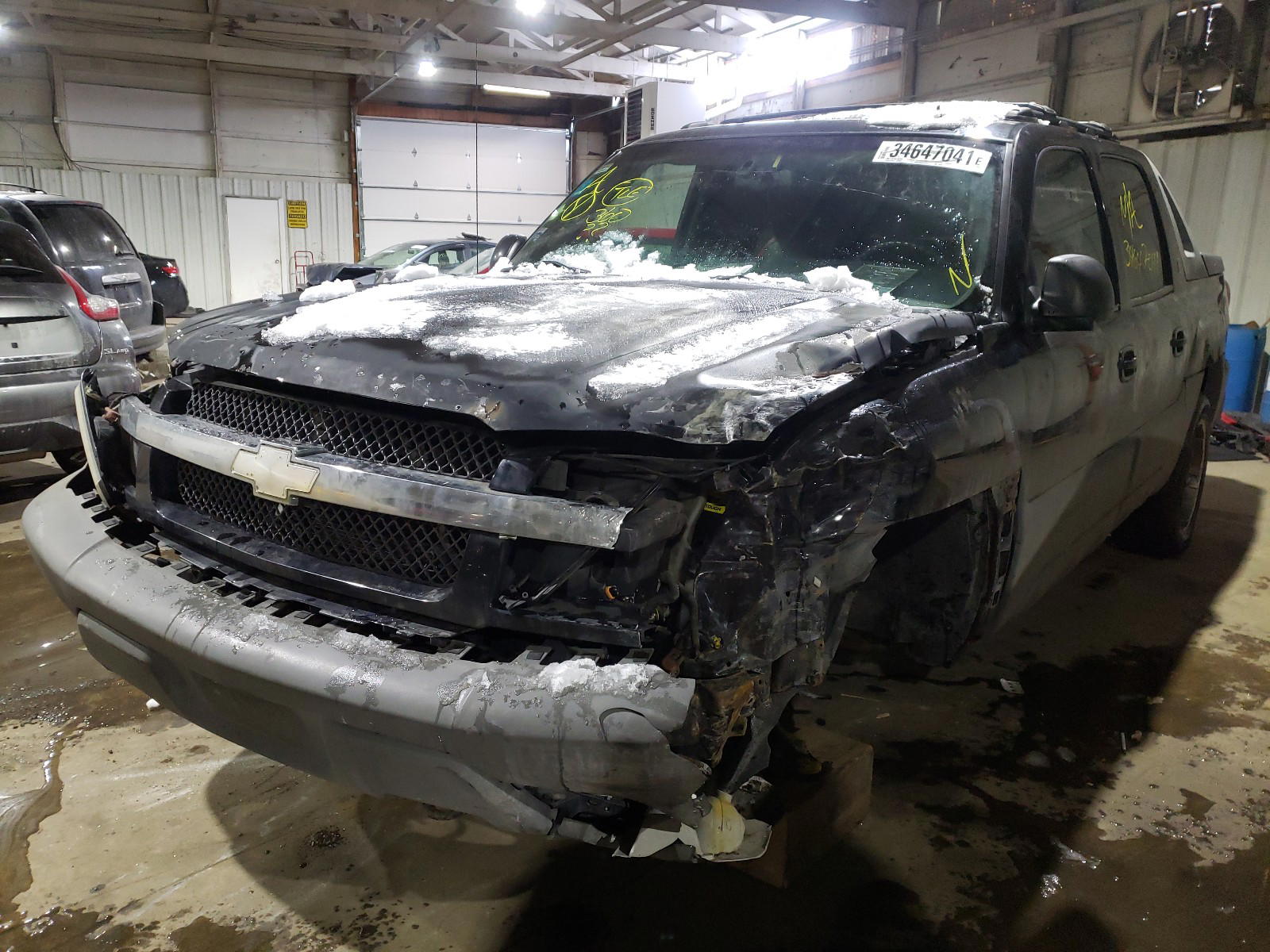 Photo 2 from auction – 2002 CHEVROLET AVALANCHE with VIN 3GNEK13TX2G156161