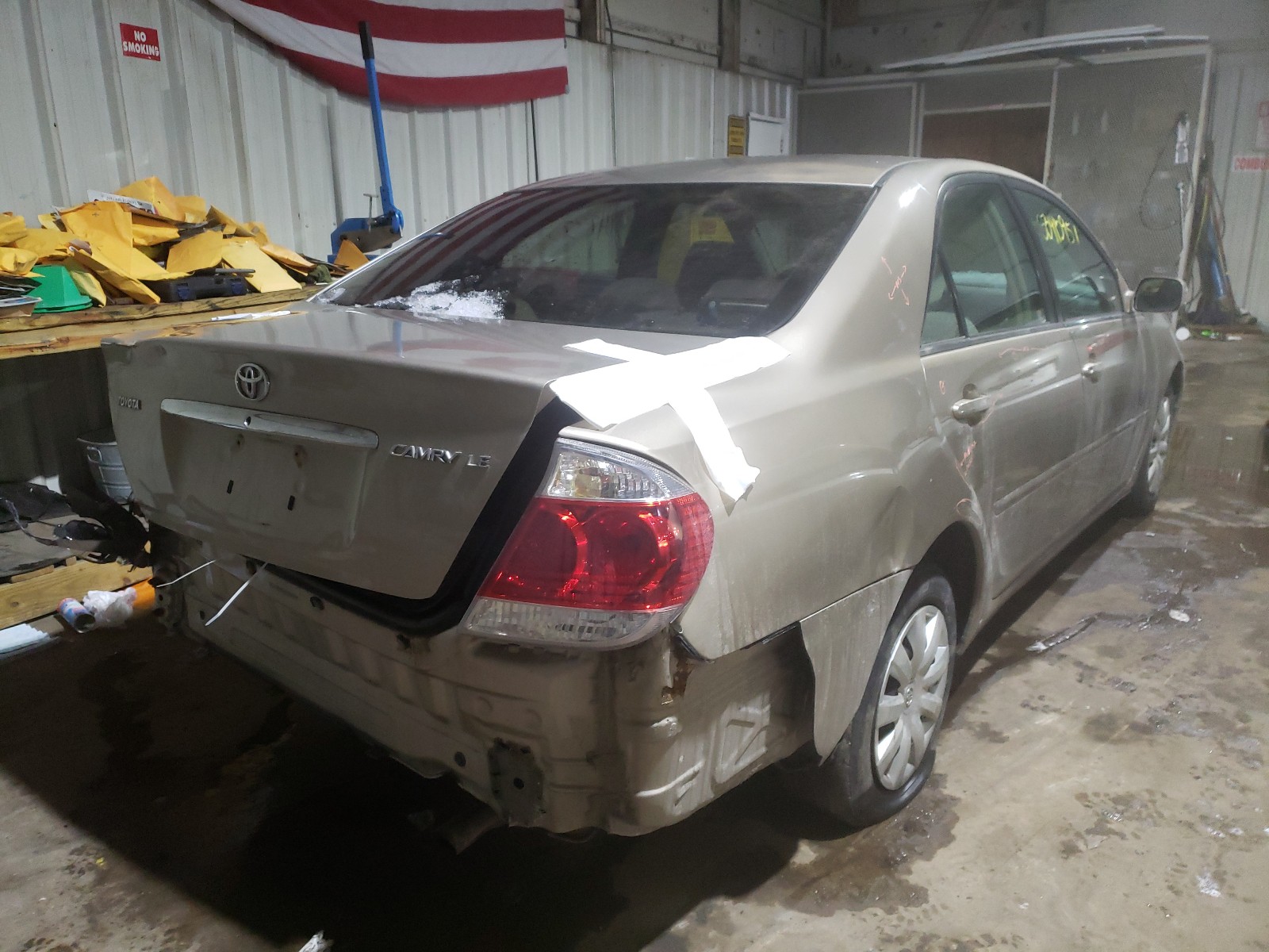 Photo 4 from auction – 2005 TOYOTA CAMRY LE with VIN 4T1BE32K25U423202