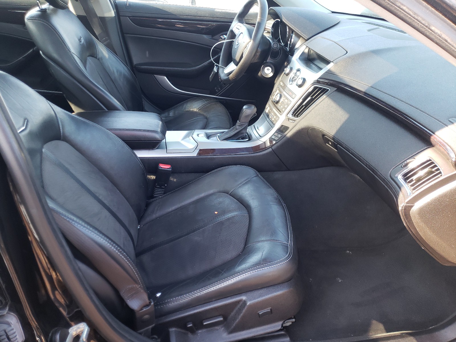 Photo 5 from auction – 2012 CADILLAC CTS LUXURY with VIN 1G6DH5E55C0139303