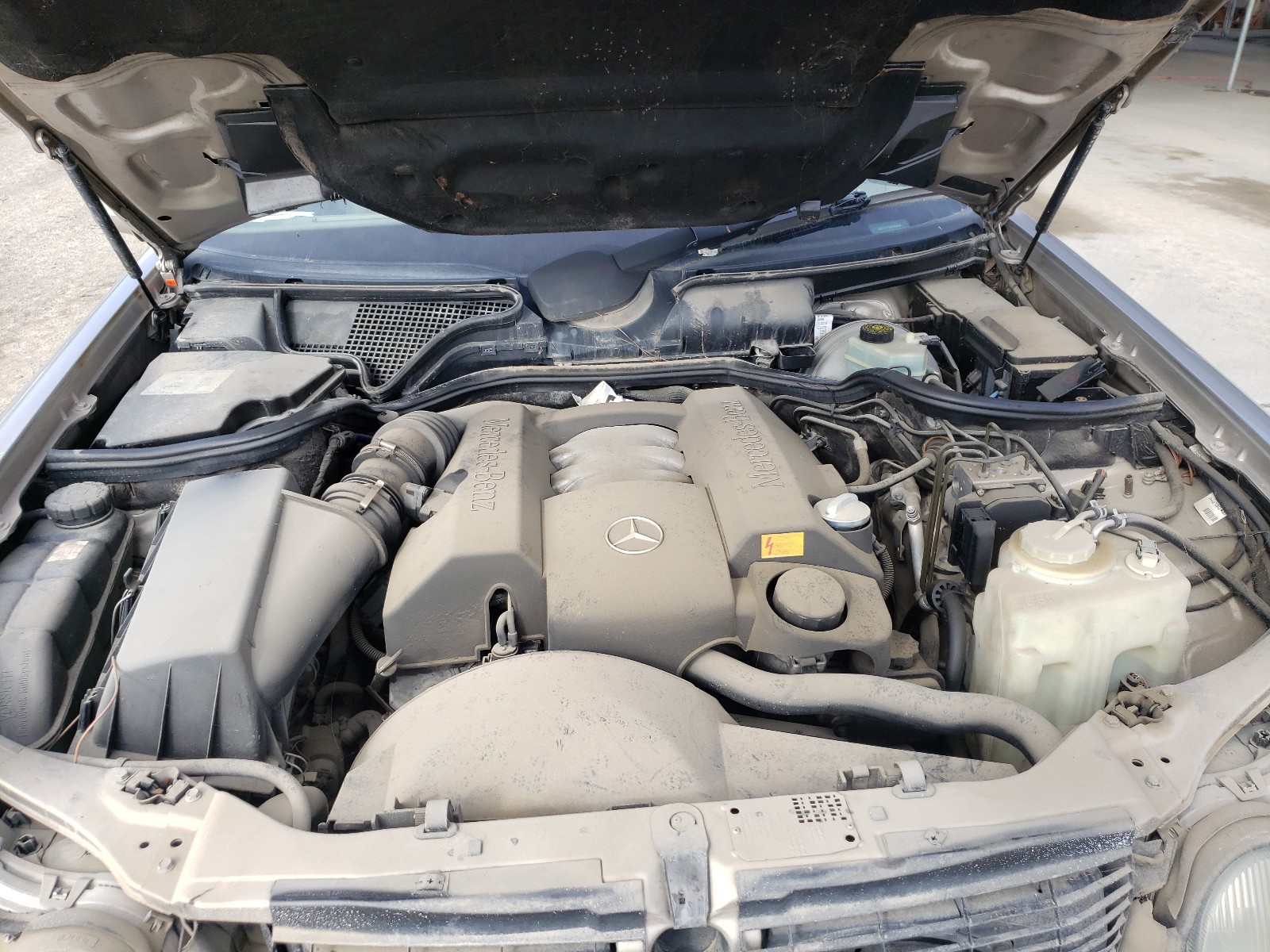 Photo 7 from auction – 1998 MERCEDES-BENZ E 320 with VIN WDBJF65F0WA504018