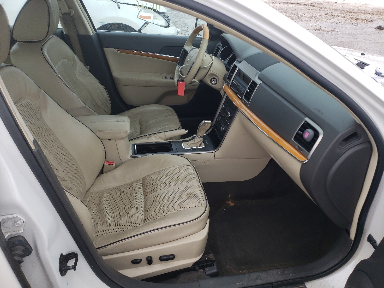 Photo 5 from auction – 2010 LINCOLN MKZ with VIN 3LNHL2GC0AR602206