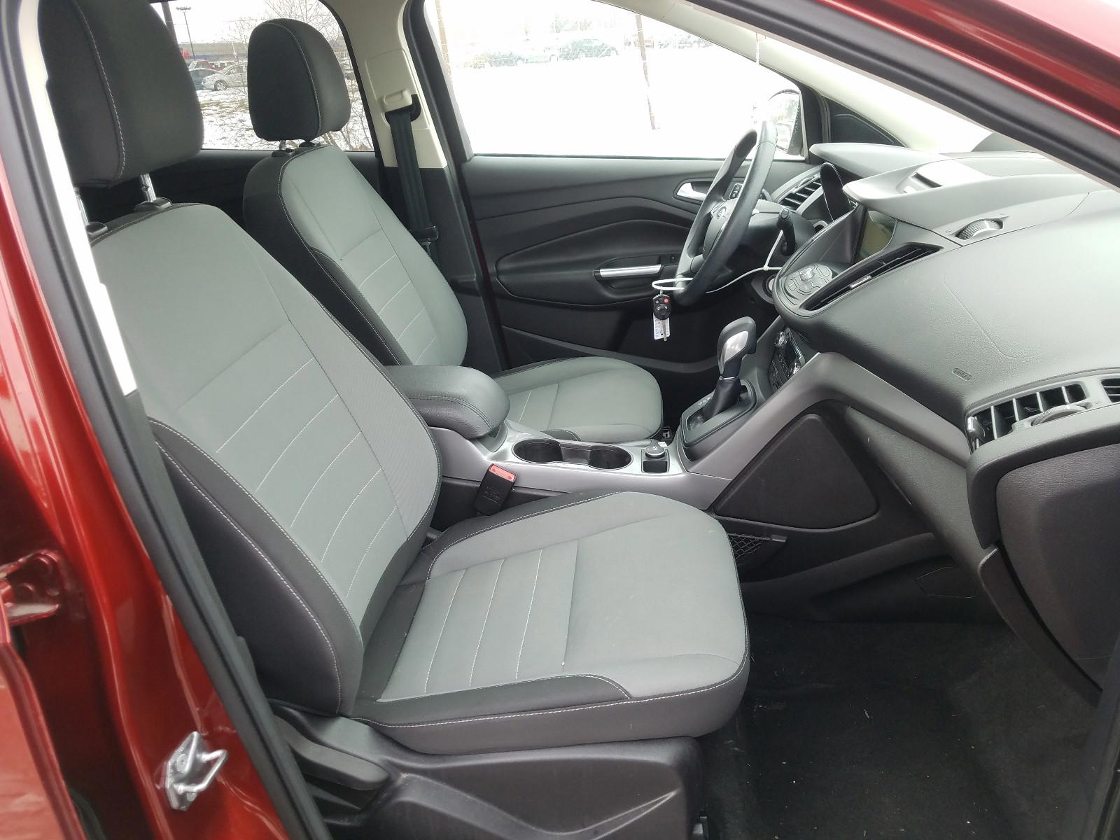 Photo 5 from auction – 2016 FORD ESCAPE SE with VIN 1FMCU9GX5GUA96280