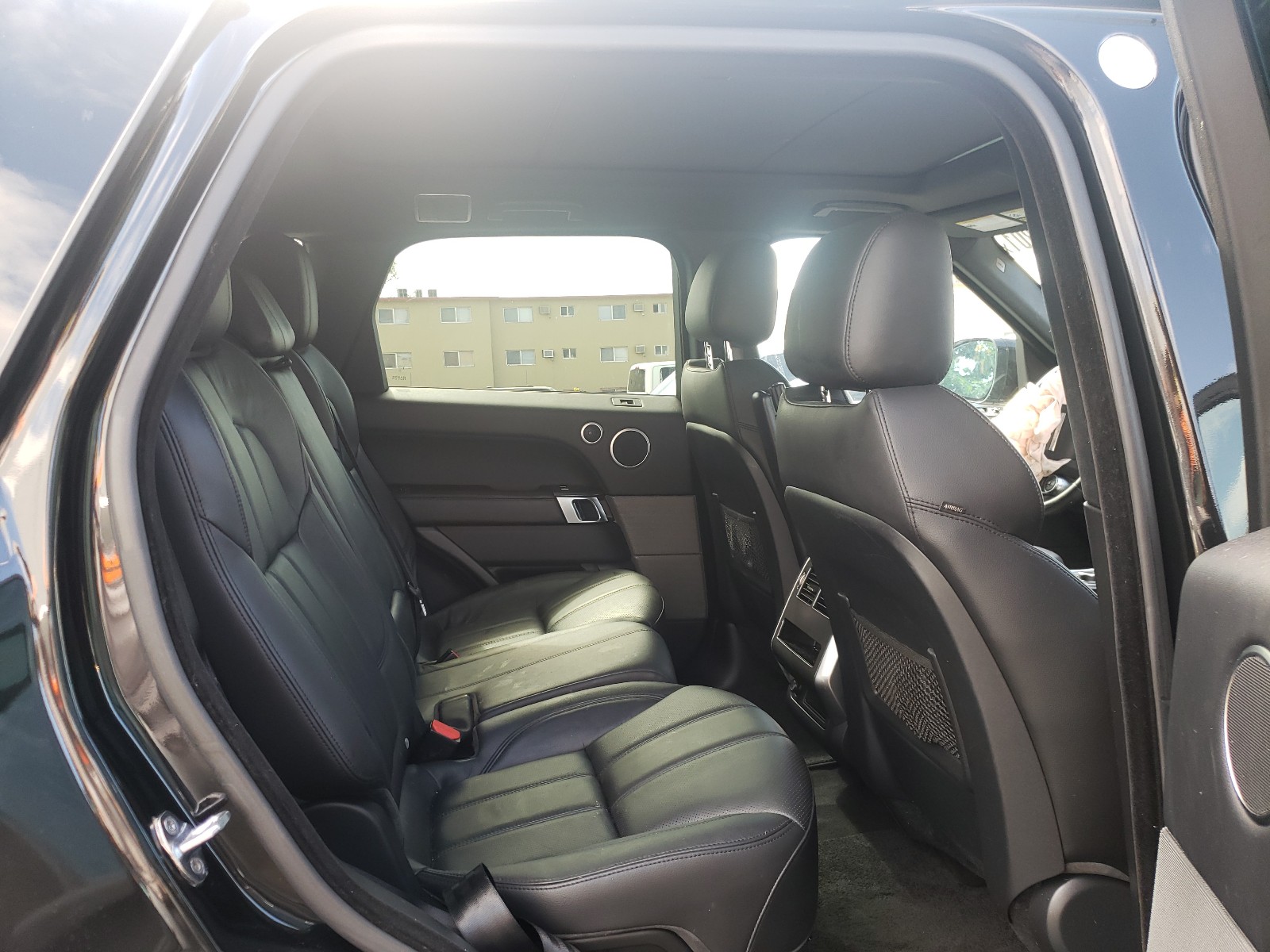 Photo 6 from auction – 2016 LAND ROVER RANGE ROVE with VIN SALWG2VF1GA650676