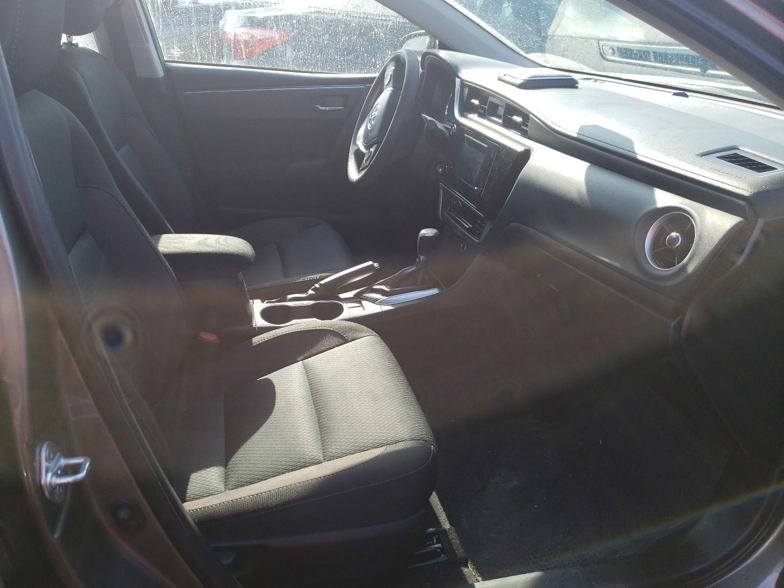 Photo 5 from auction – 2019 TOYOTA COROLLA L with VIN 2T1BURHEXKC232745