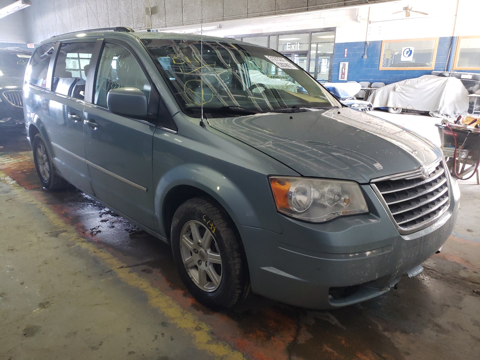 CHRYSLER TOWN & COU 2010 with VIN 2A4RR5D17AR319149 - Photo from auction