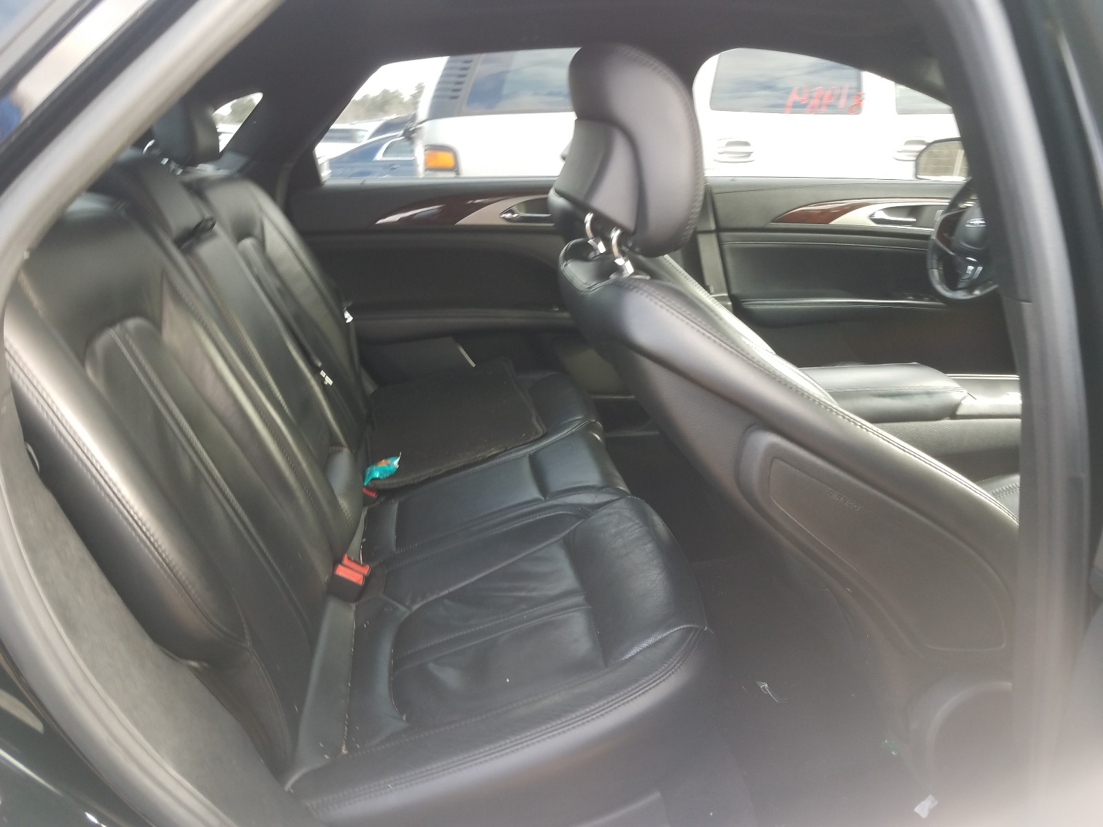 Photo 6 from auction – 2017 LINCOLN MKZ RESERV with VIN 3LN6L5E92HR632303