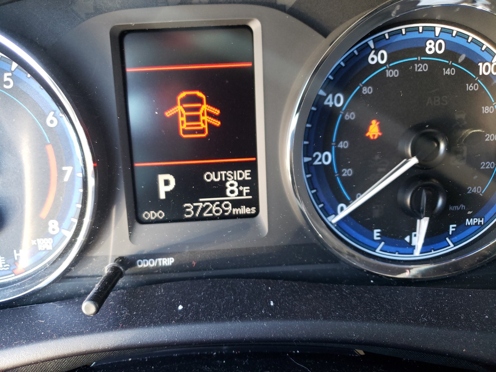 Photo 8 from auction – 2018 TOYOTA COROLLA L with VIN 5YFBURHE8JP847213