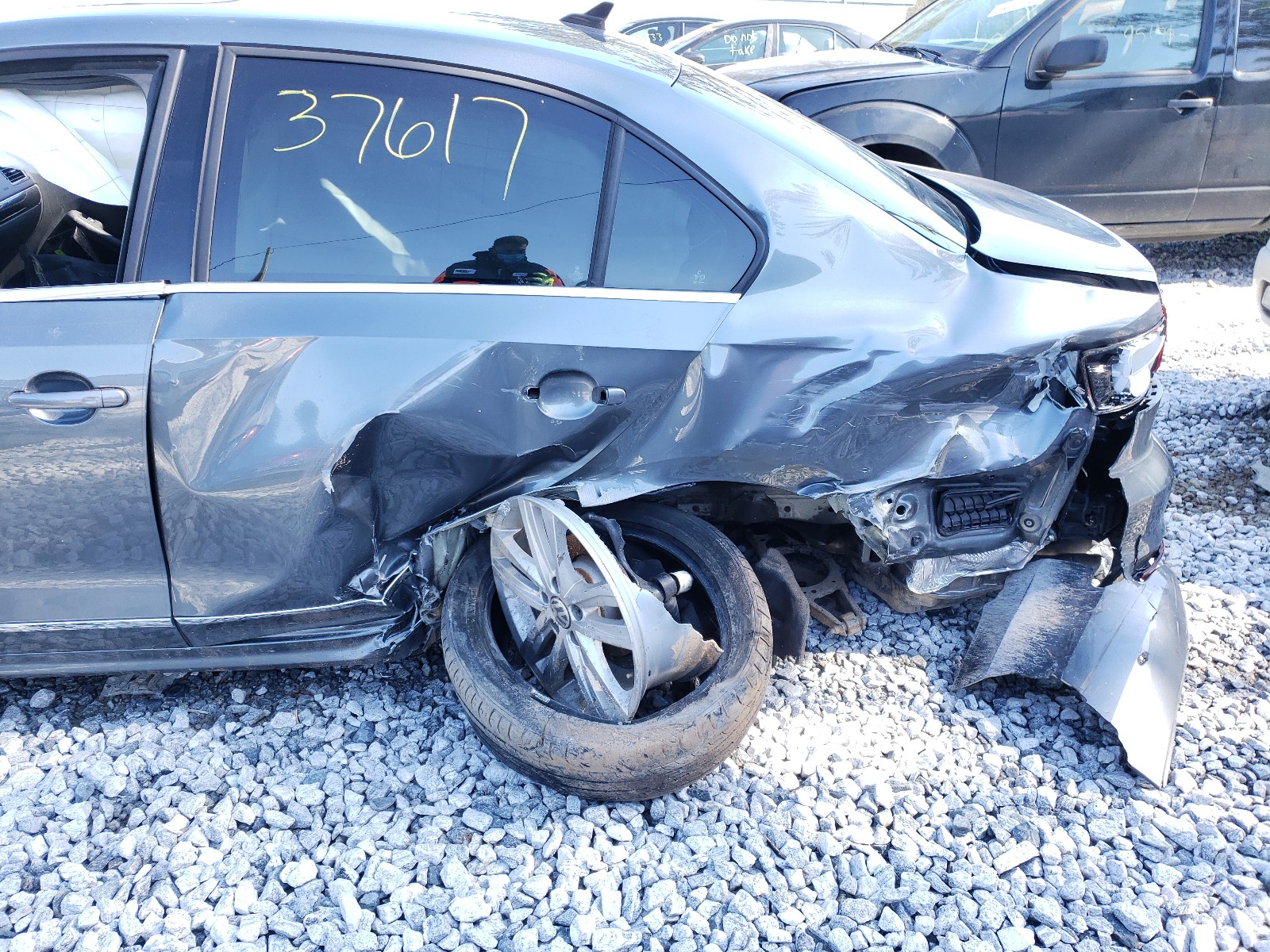Photo 9 from auction – 2017 VOLKSWAGEN JETTA SEL with VIN 3VWL17AJ1HM212339