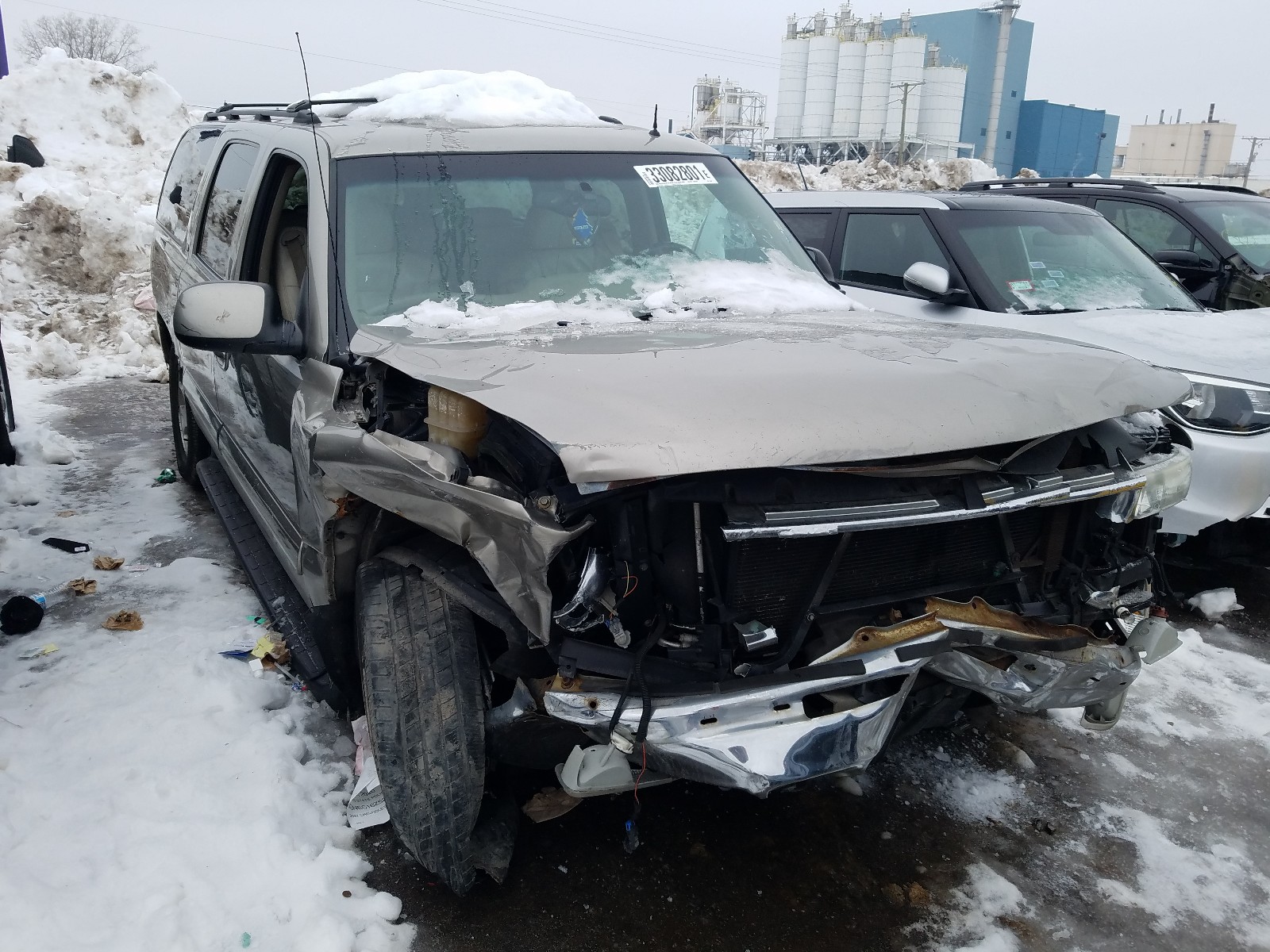 Photo 1 from auction – 2002 CHEVROLET SUBURAN with VIN 3GNEC16Z52G287687