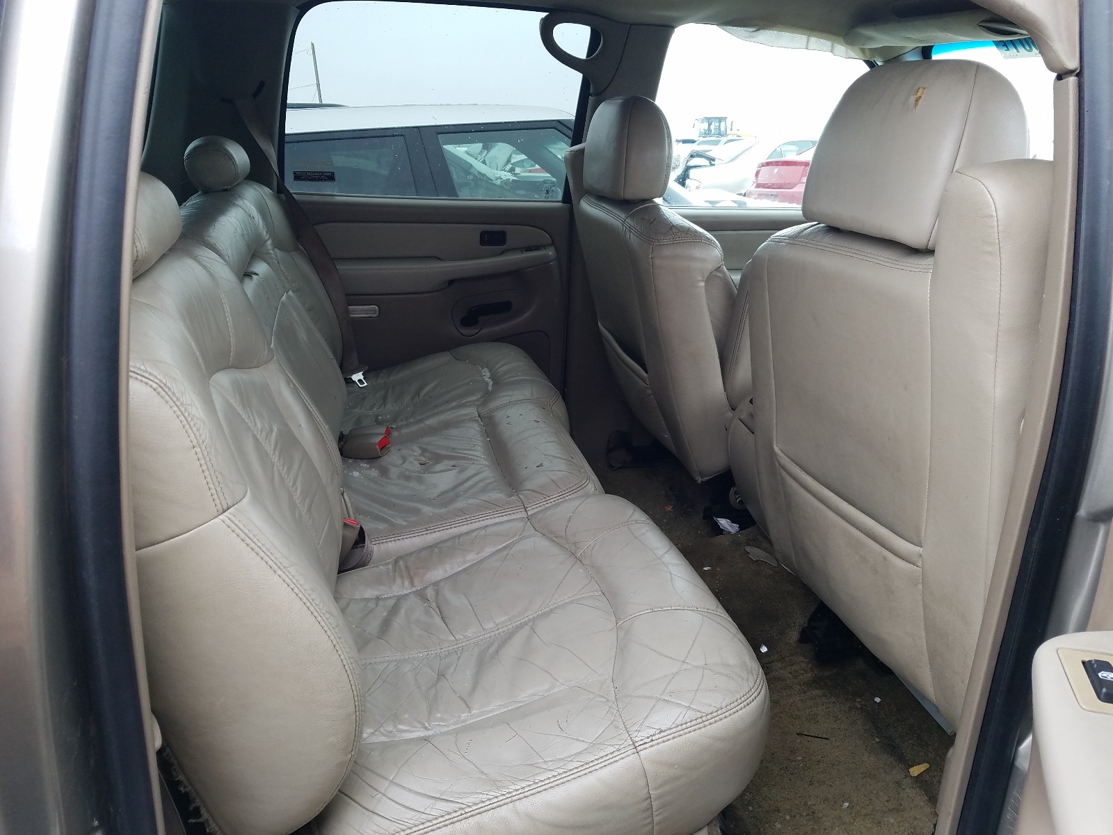 Photo 6 from auction – 2002 CHEVROLET SUBURAN with VIN 3GNEC16Z52G287687