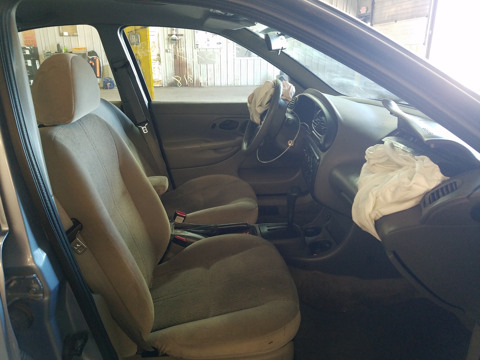 Photo 5 from auction – 1998 FORD CONTOUR LX with VIN 1FAFP6631WK301809