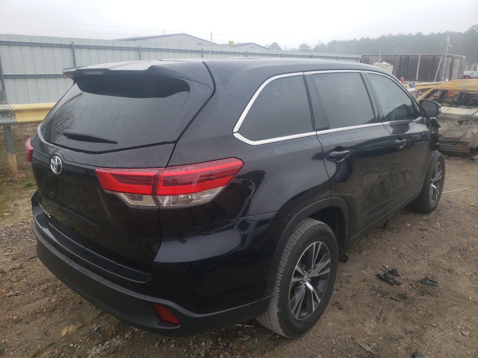 Photo 4 from auction – 2019 TOYOTA HIGHLANDER with VIN 5TDZARFH4KS058618