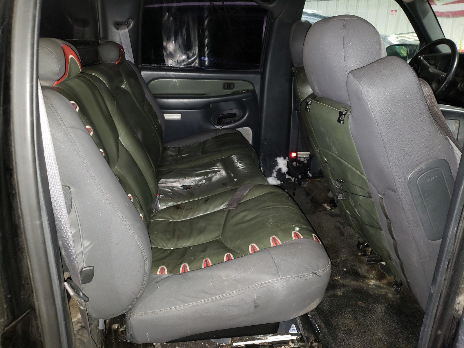 Photo 6 from auction – 2002 CHEVROLET AVALANCHE with VIN 3GNEK13TX2G156161