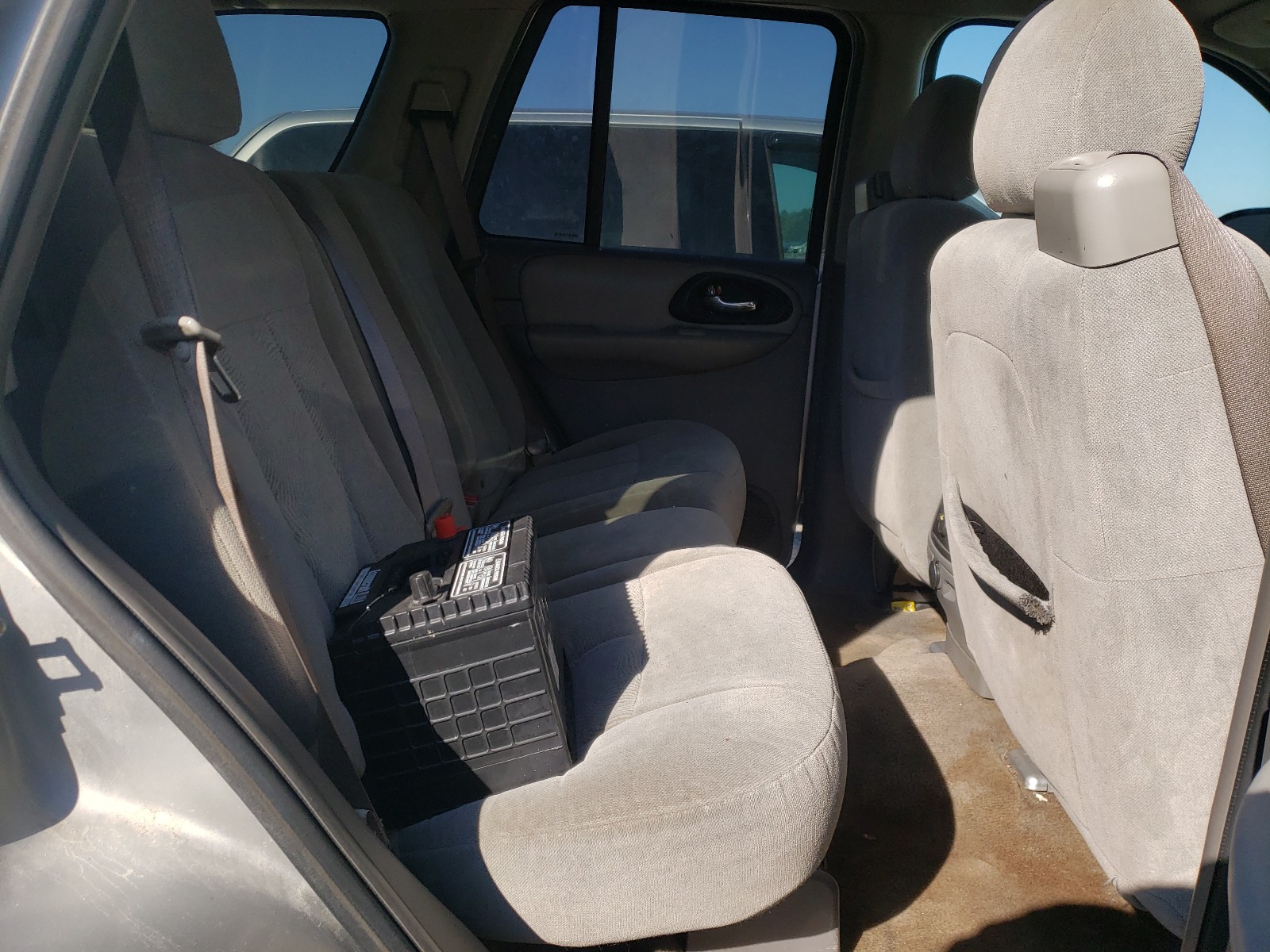 Photo 6 from auction – 2005 CHEVROLET TRAILBLAZE with VIN 1GNDT13S052382819