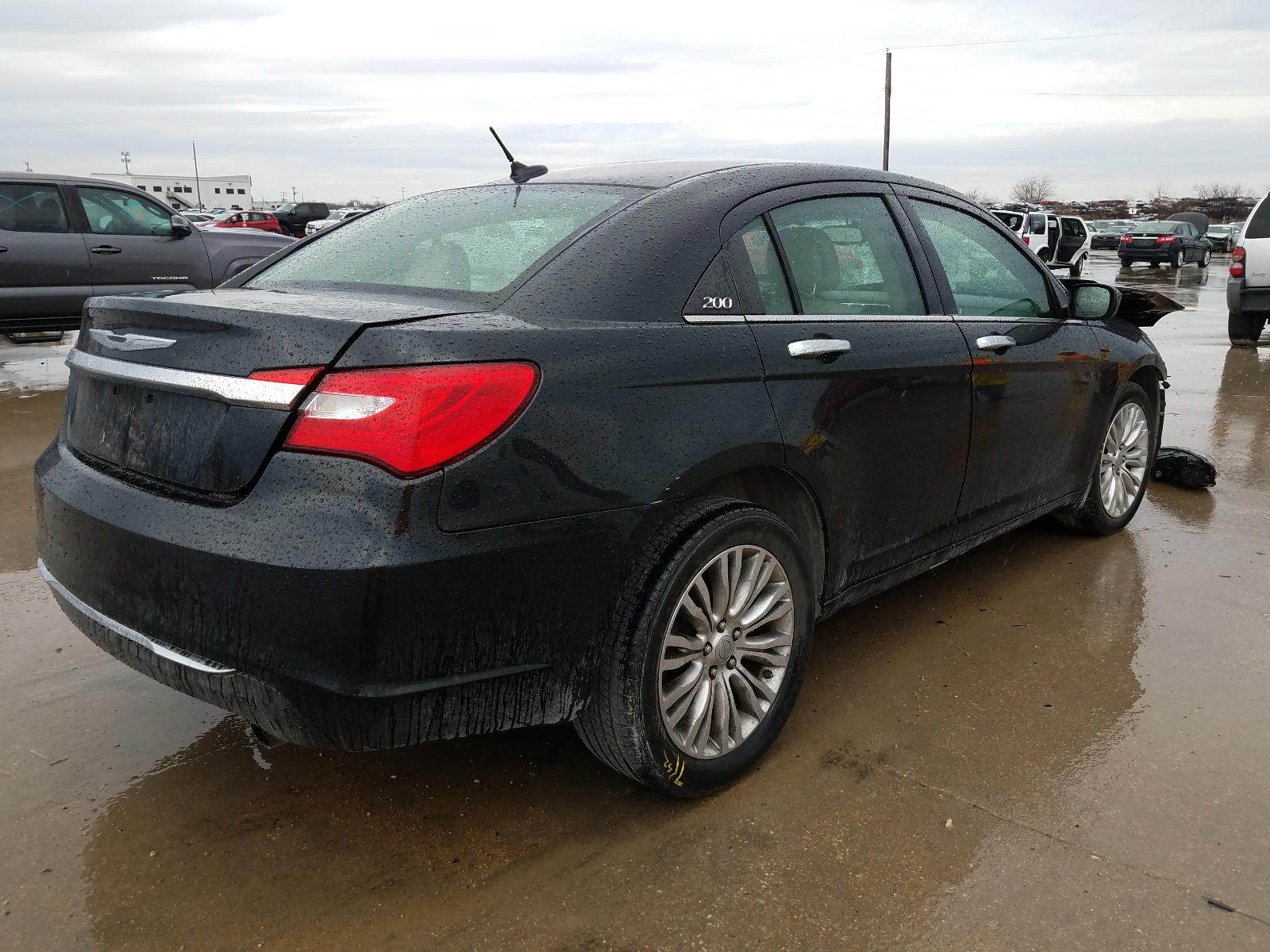 Photo 4 from auction – 2011 CHRYSLER 200 LIMITE with VIN 1C3BC2FB8BN531221
