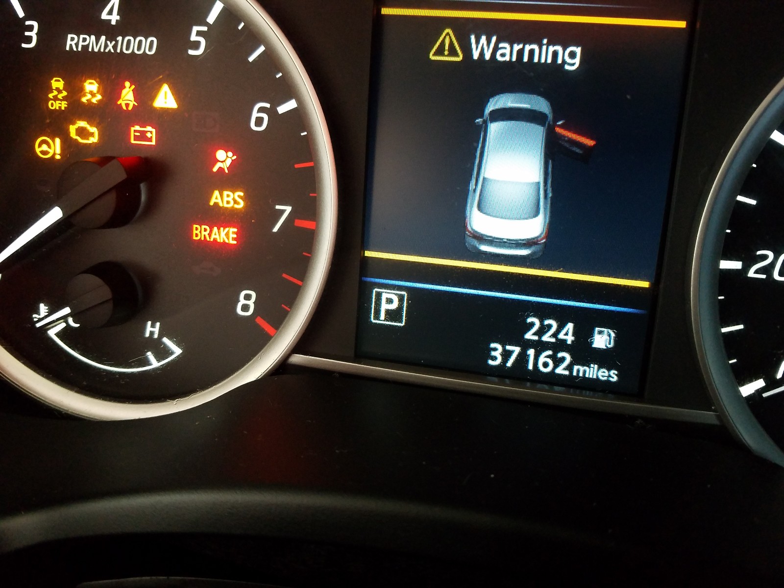 Photo 8 from auction – 2019 NISSAN SENTRA with VIN 3N1AB7AP0KY371870