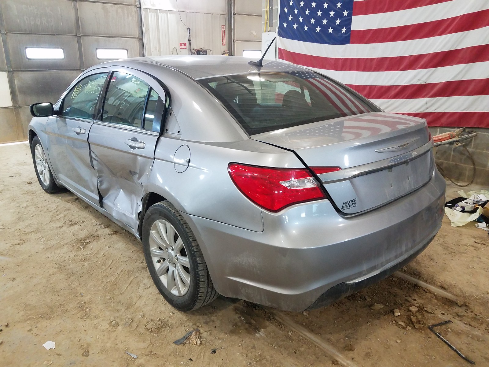 Photo 3 from auction – 2014 CHRYSLER 200 TOURIN with VIN 1C3CCBBB3EN177302