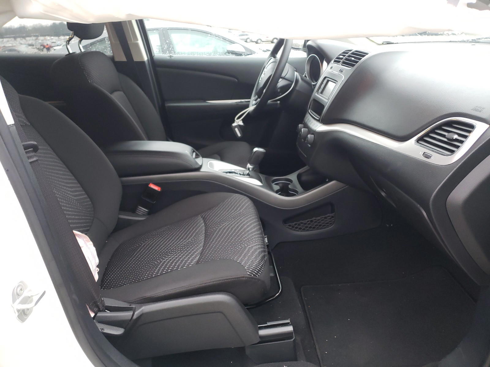 Photo 5 from auction – 2020 DODGE JOURNEY SE with VIN 3C4PDCAB0LT266193