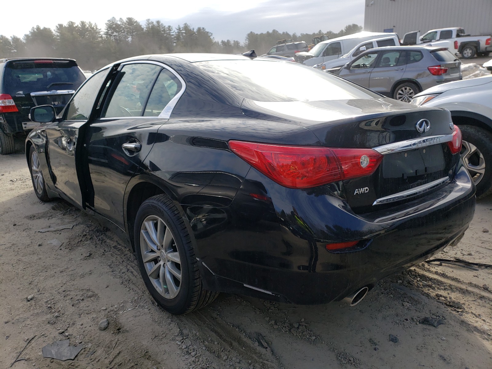 Photo 3 from auction – 2015 INFINITI Q50 BASE with VIN JN1BV7AR6FM393720