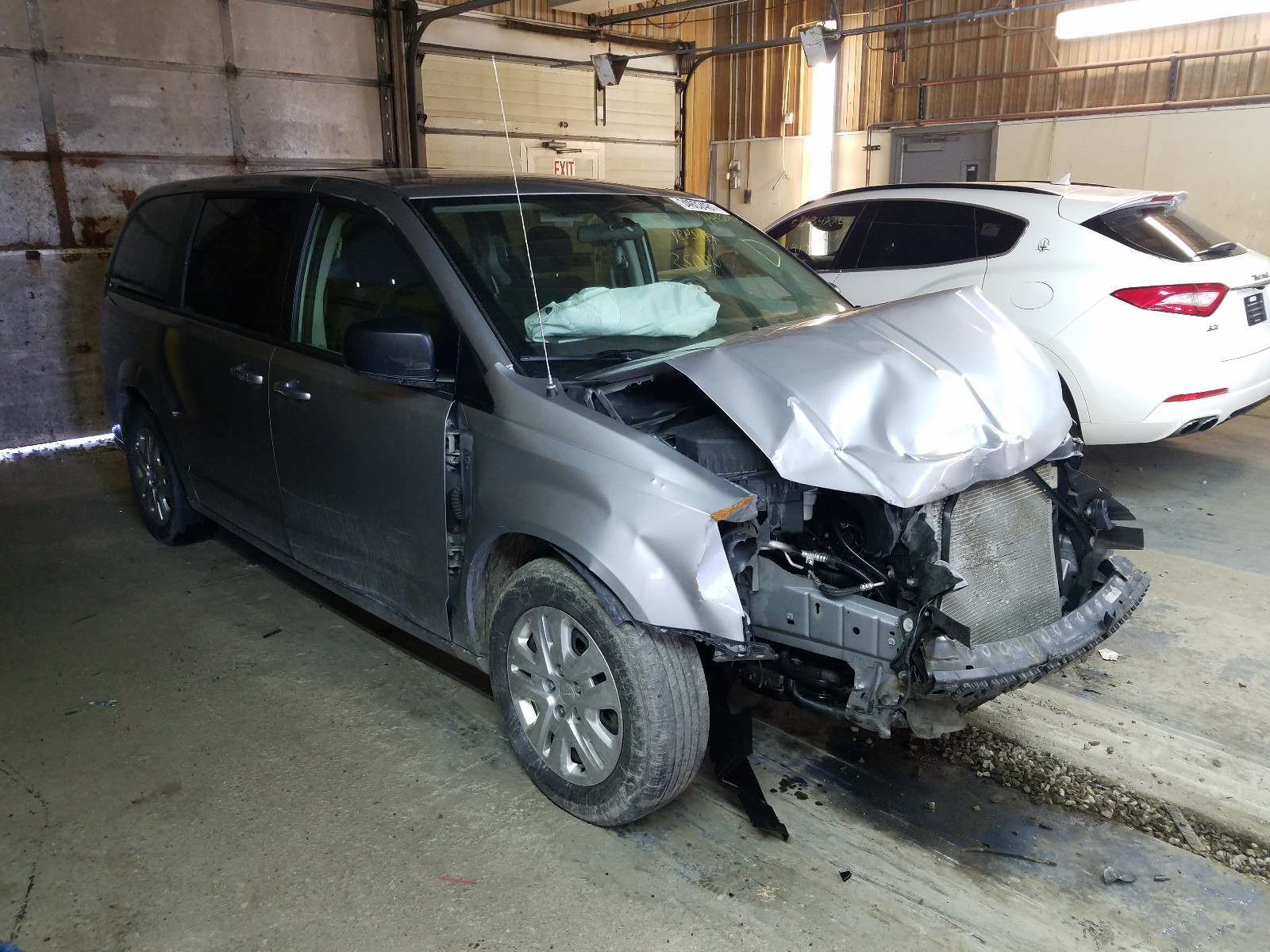 DODGE GRAND CARA 2018 with VIN 2C4RDGBG8JR250978 - Photo from auction