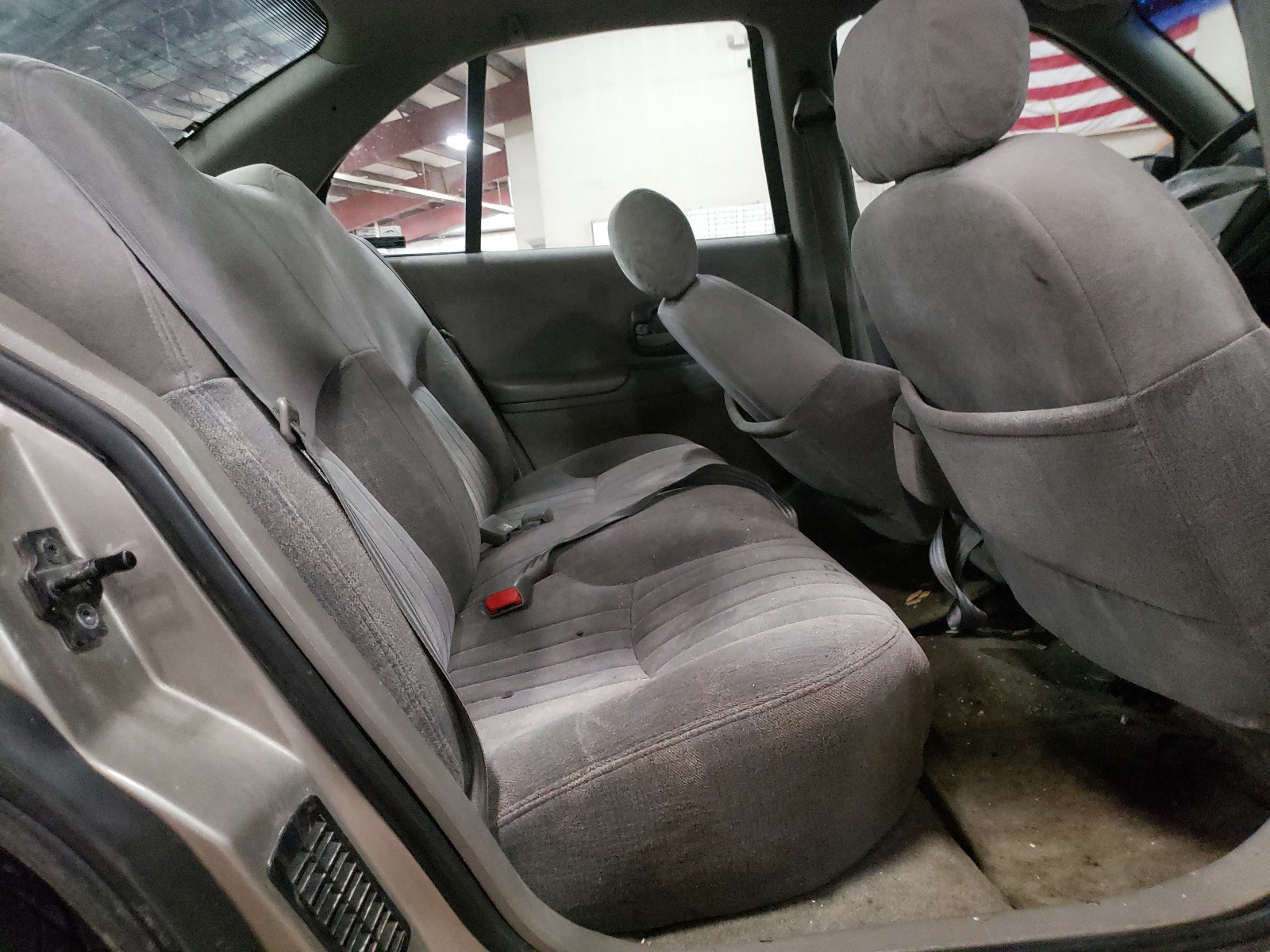 Photo 6 from auction – 1998 CHEVROLET LUMINA BAS with VIN 2G1WL52MXW9261027