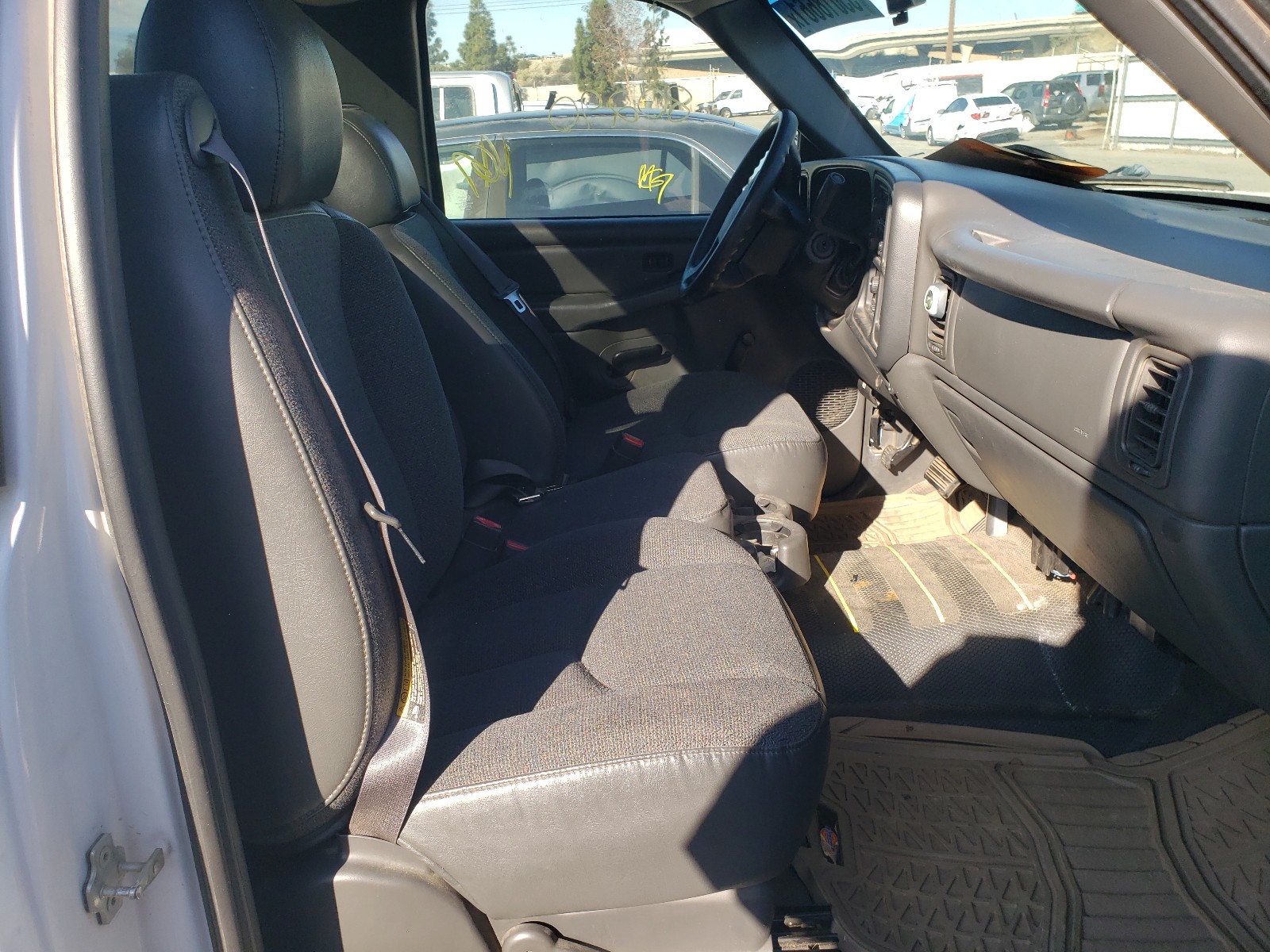 Photo 5 from auction – 2005 CHEVROLET SILVERADO with VIN 1GCEC14X75Z203643