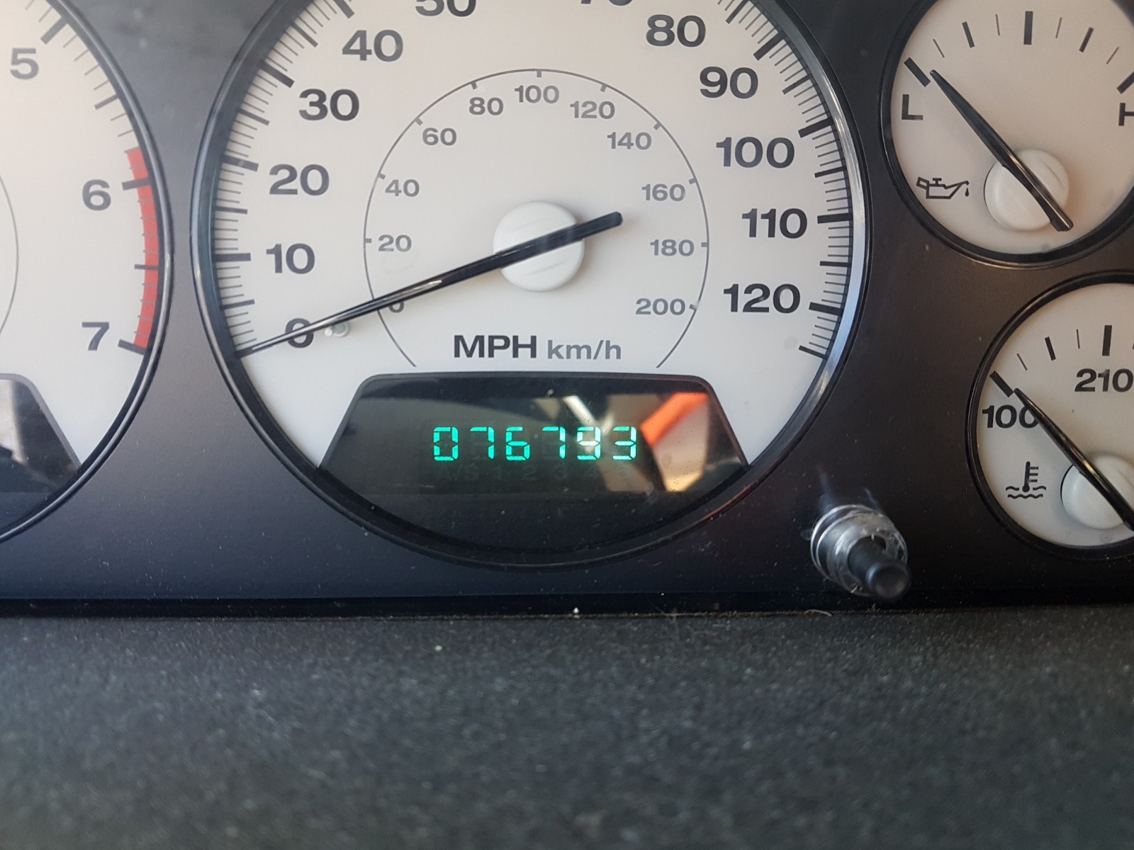 Photo 8 from auction – 2004 JEEP GRAND CHER with VIN 1J8GW58N14C103192