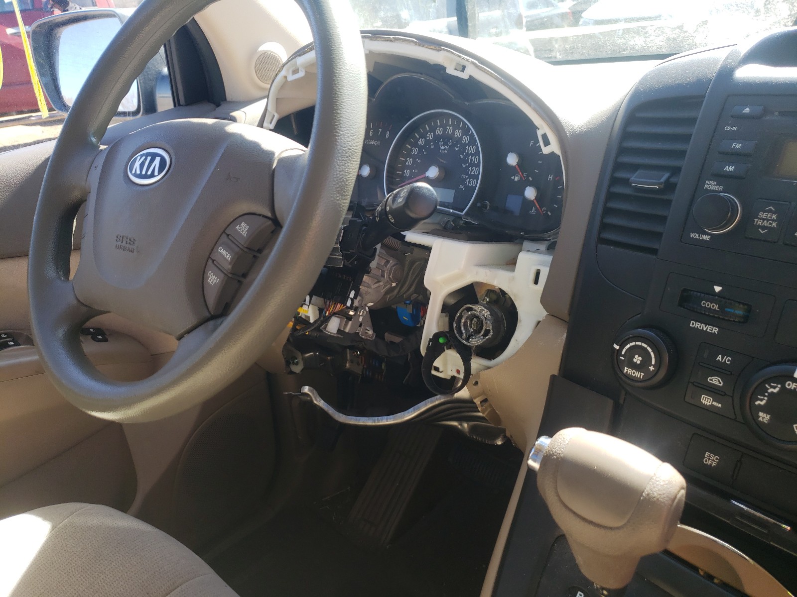 Photo 9 from auction – 2008 KIA SEDONA EX with VIN KNDMB233686240482
