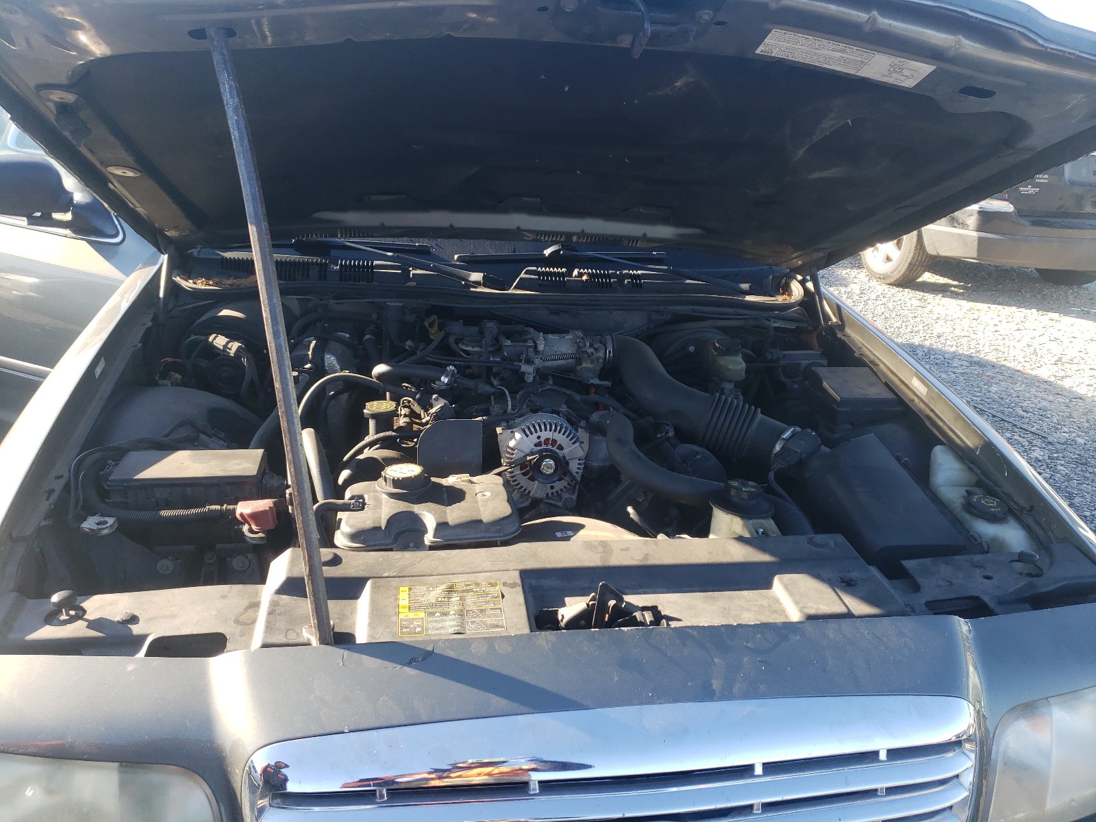 Photo 7 from auction – 2004 FORD CROWN VIC with VIN 2FAFP74W14X139984