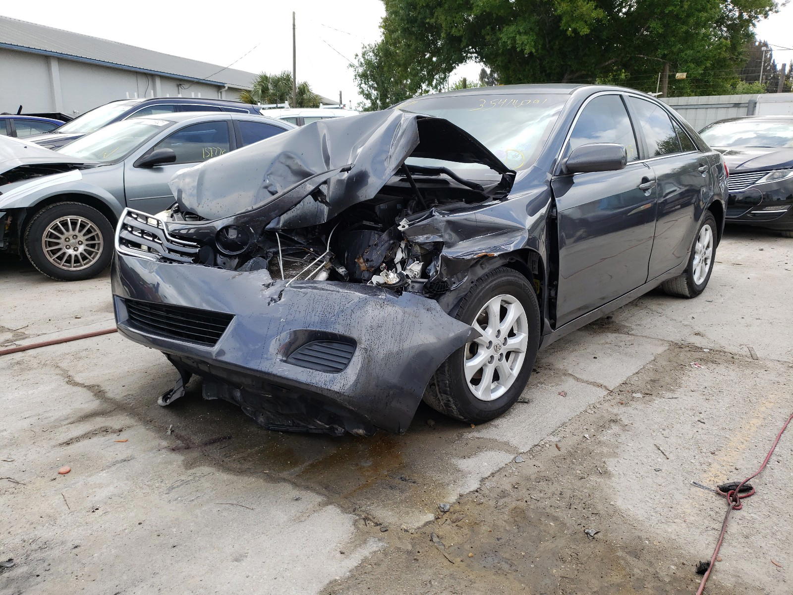 Photo 2 from auction – 2011 TOYOTA CAMRY BASE with VIN 4T1BF3EK2BU726050