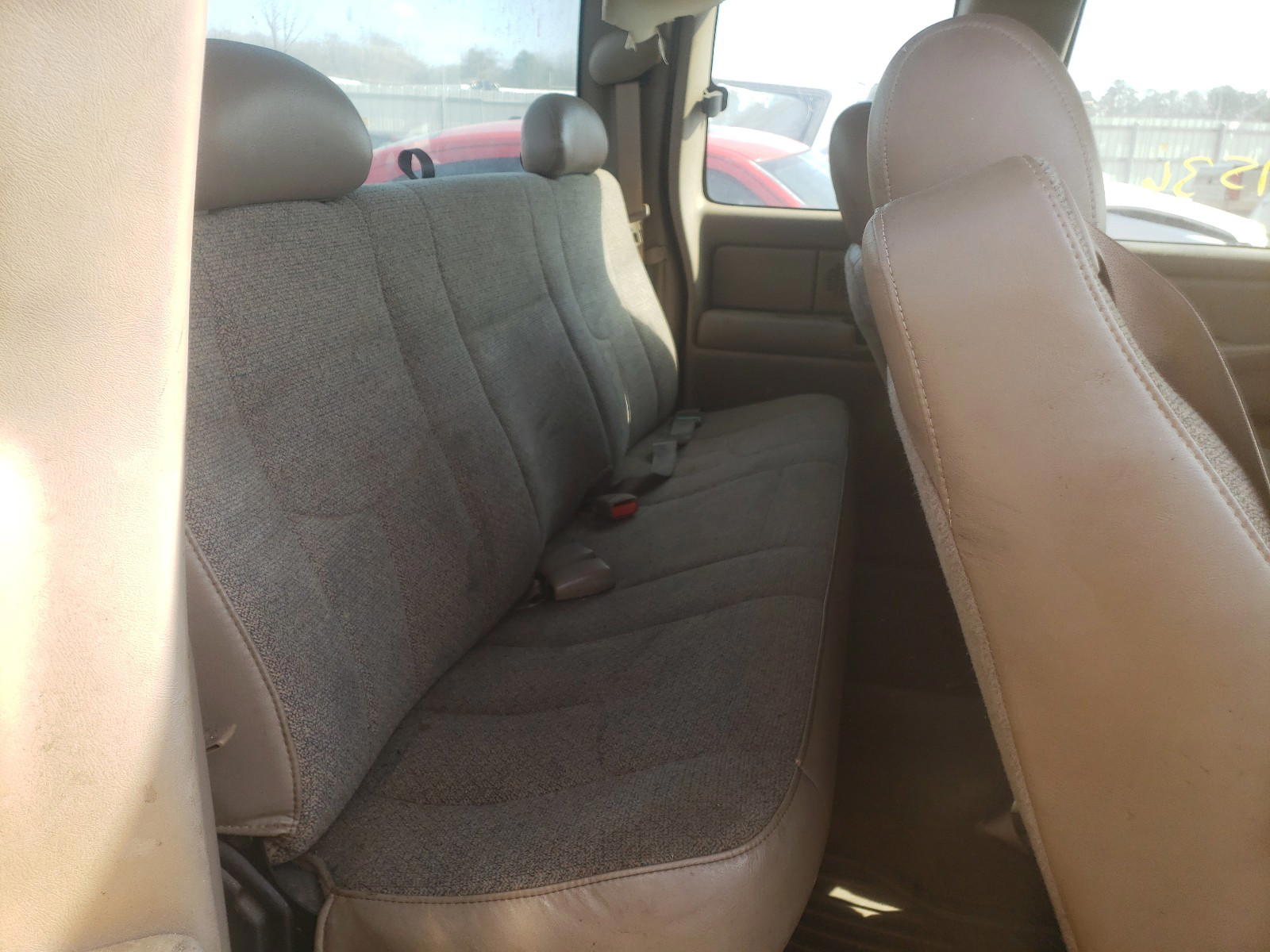 Photo 6 from auction – 2004 CHEVROLET SILVERADO with VIN 1GCEC19XX4Z316266