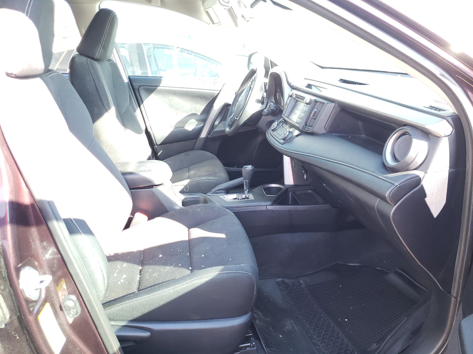 Photo 15 from auction – 2017 TOYOTA RAV4 XLE with VIN 2T3WFREV9HW349876