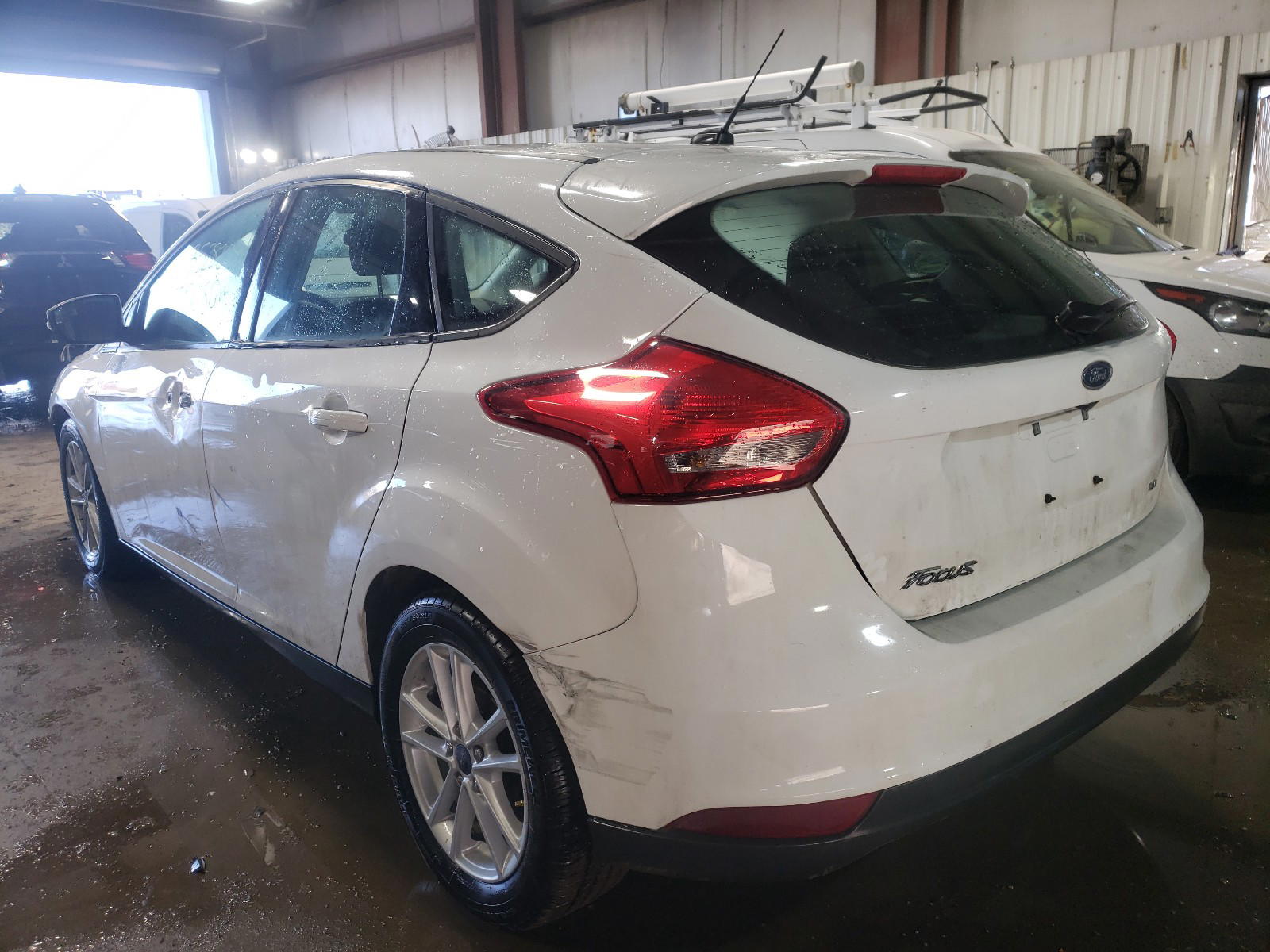 Photo 3 from auction – 2017 FORD FOCUS SE with VIN 1FADP3K27HL267326