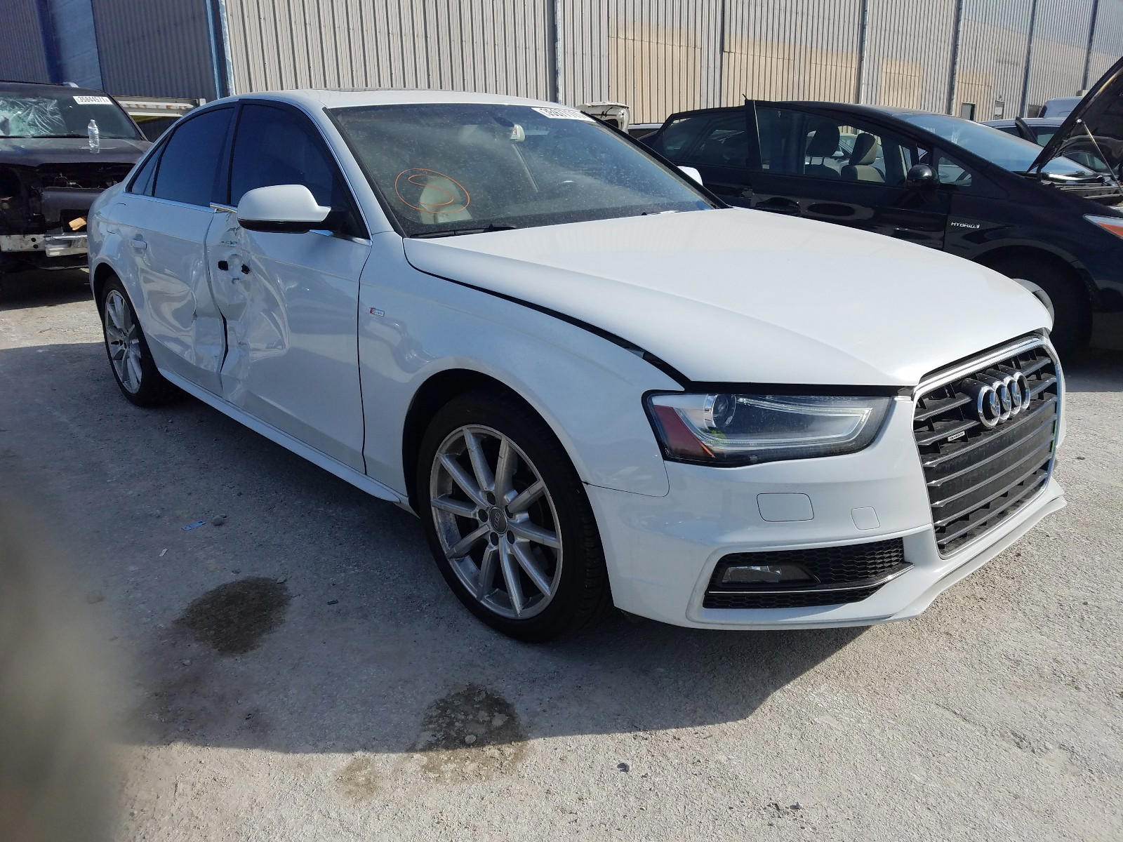 AUDI A4 PREMIUM 2016 with VIN WAUFFAFL8GN014433 - Photo from auction