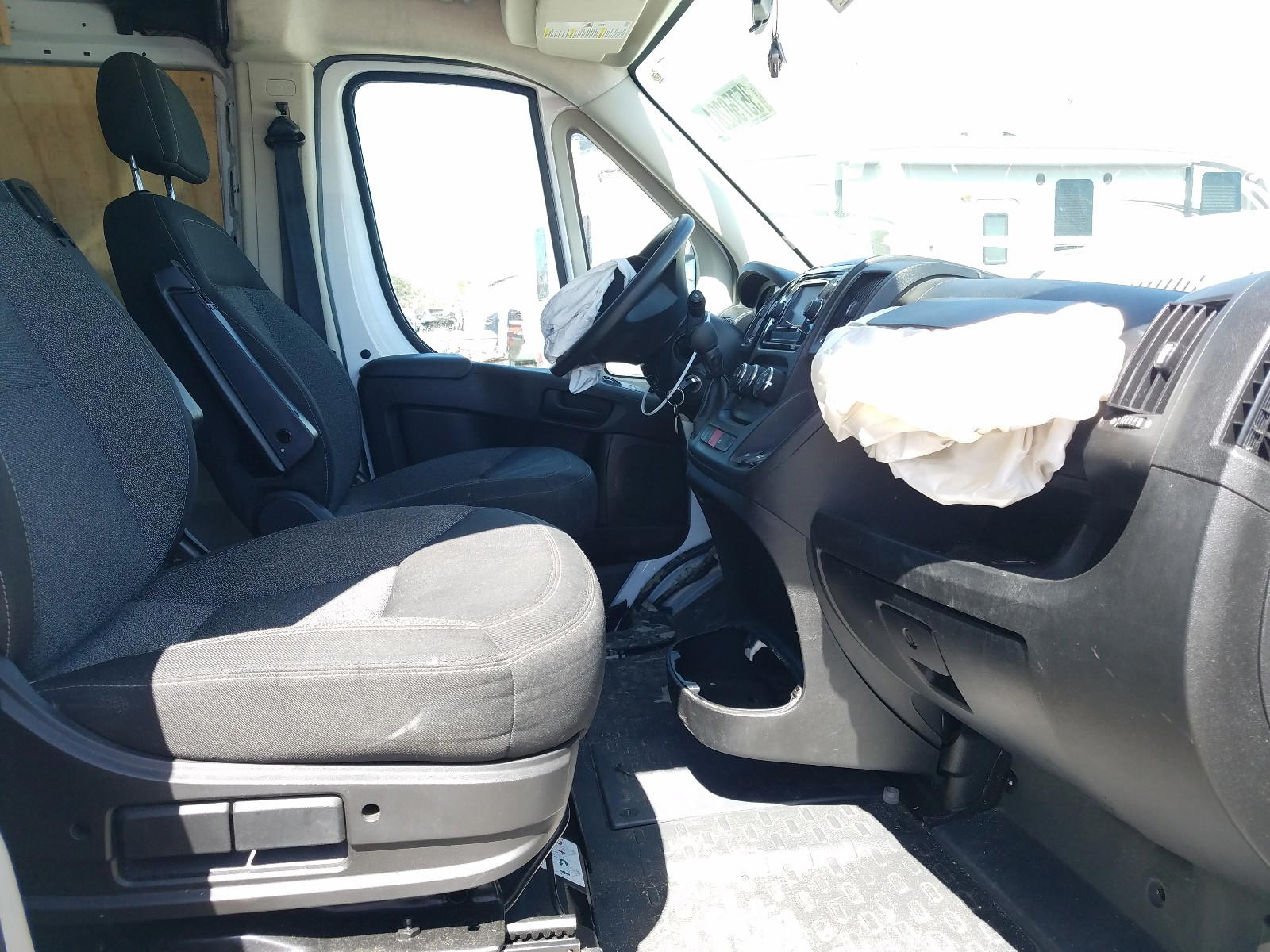 Photo 5 from auction – 2017 RAM PROMASTER with VIN 3C6TRVAG1HE534601