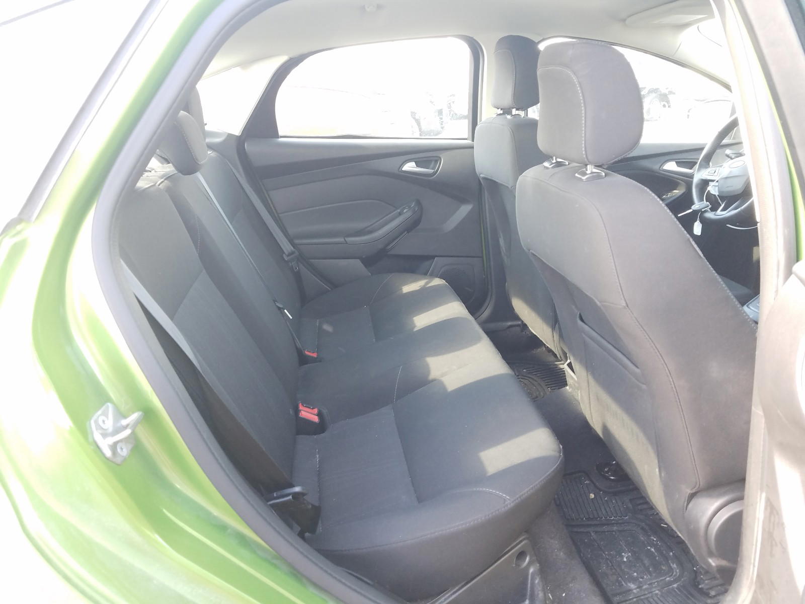 Photo 6 from auction – 2018 FORD FOCUS SE with VIN 1FADP3F20JL276580