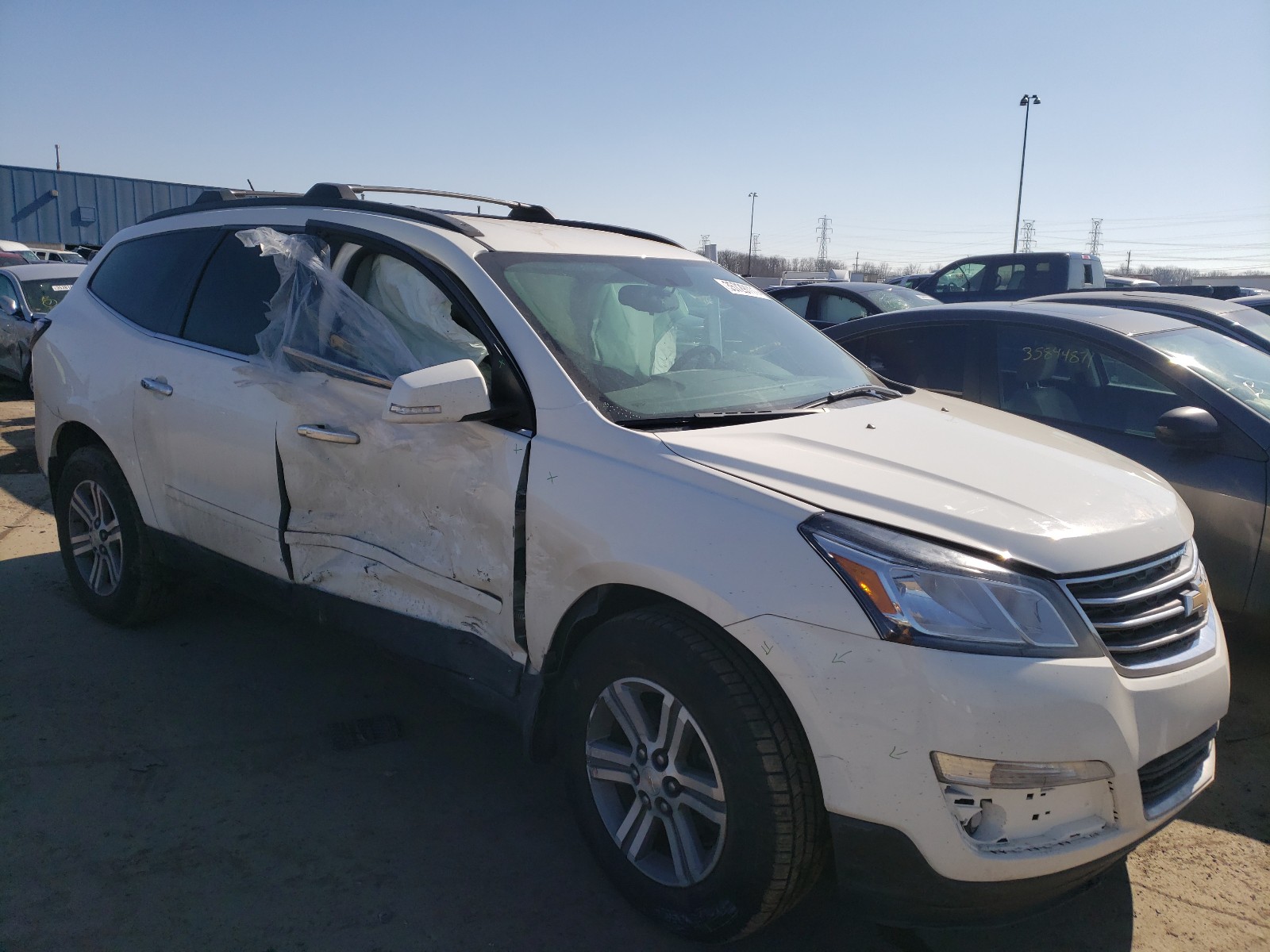 Photo 1 from auction – 2015 CHEVROLET TRAVERSE L with VIN 1GNKVGKDXFJ224082