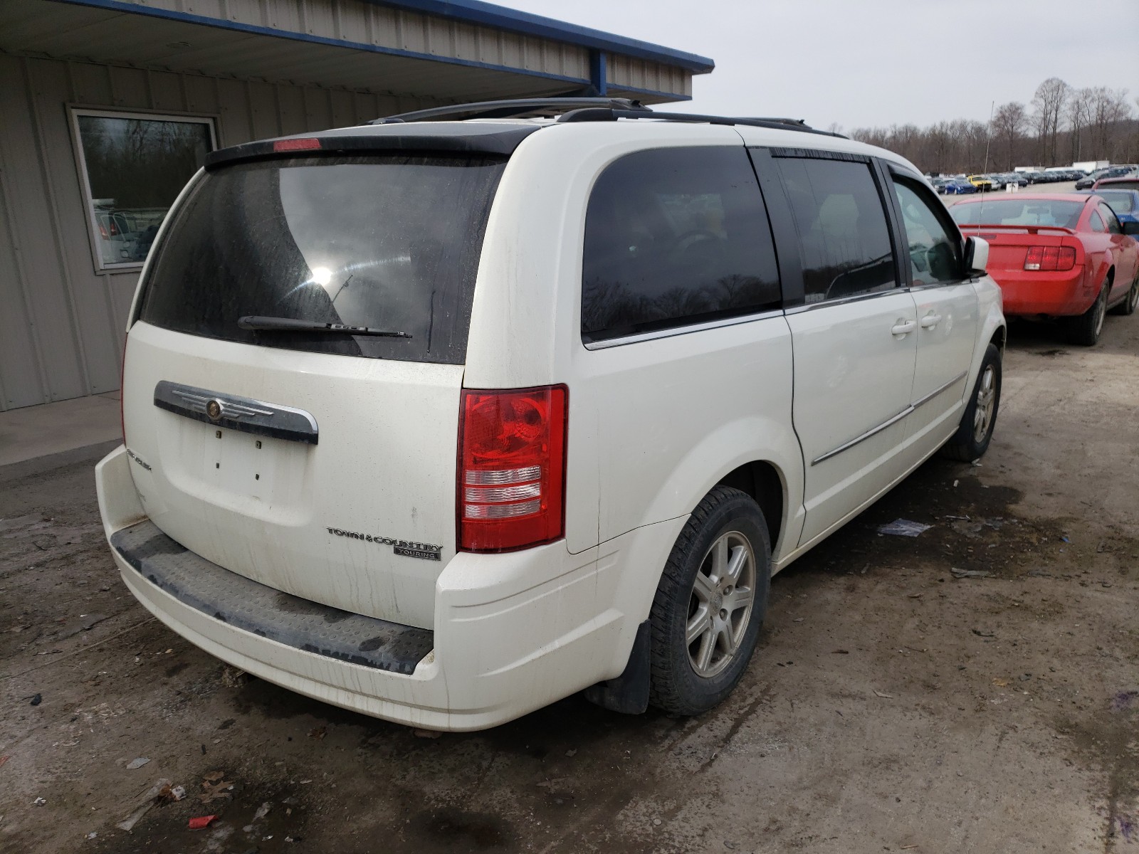 Photo 4 from auction – 2010 CHRYSLER TOWN & COU with VIN 2A4RR5D12AR113625
