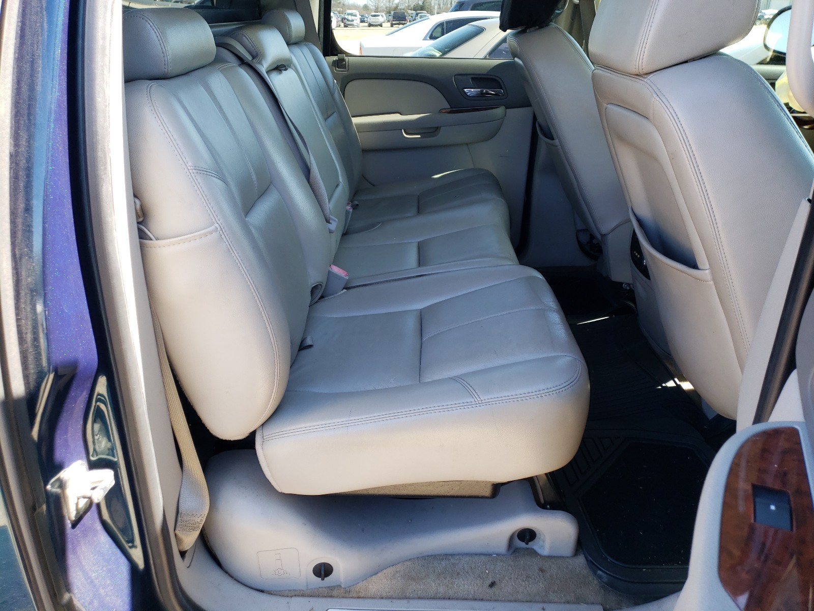 Photo 6 from auction – 2007 CHEVROLET AVALANCHE with VIN 3GNEC12077G119967