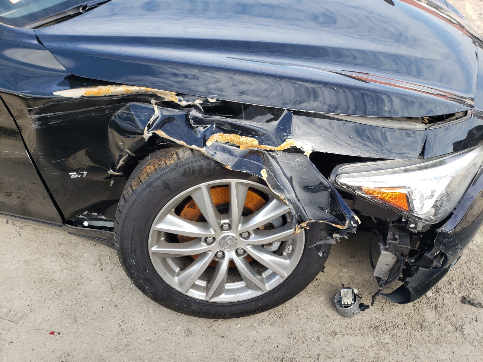 Photo 9 from auction – 2015 INFINITI Q50 BASE with VIN JN1BV7AR6FM393720