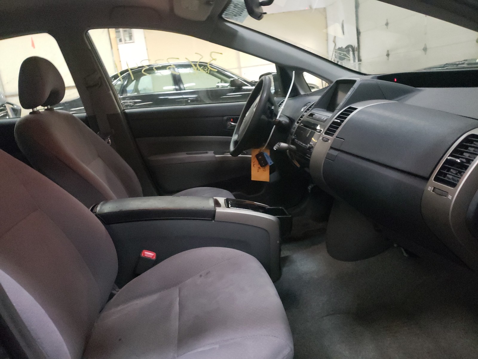 Photo 5 from auction – 2008 TOYOTA PRIUS with VIN JTDKB20U083370196