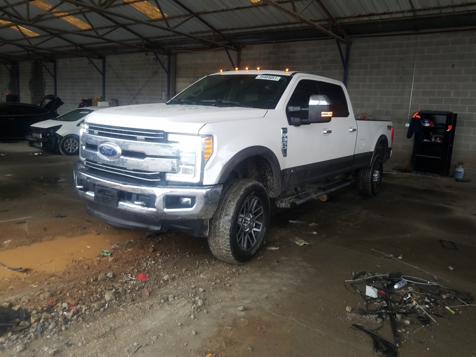 Photo 2 from auction – 2017 FORD F350 SUPER with VIN 1FT8W3BT8HEB16796