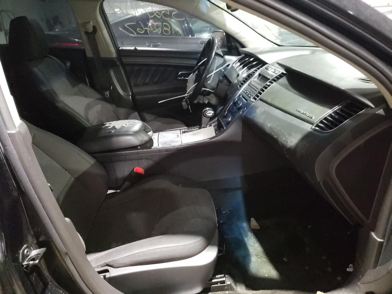 Photo 5 from auction – 2011 FORD TAURUS SEL with VIN 1FAHP2EW4BG185418