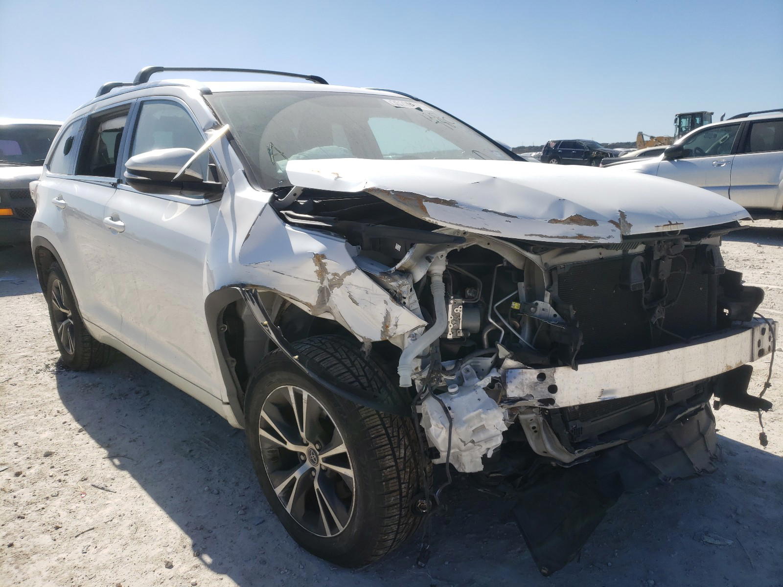 TOYOTA HIGHLANDER 2016 with VIN 5TDKKRFH9GS120780 - Photo from auction