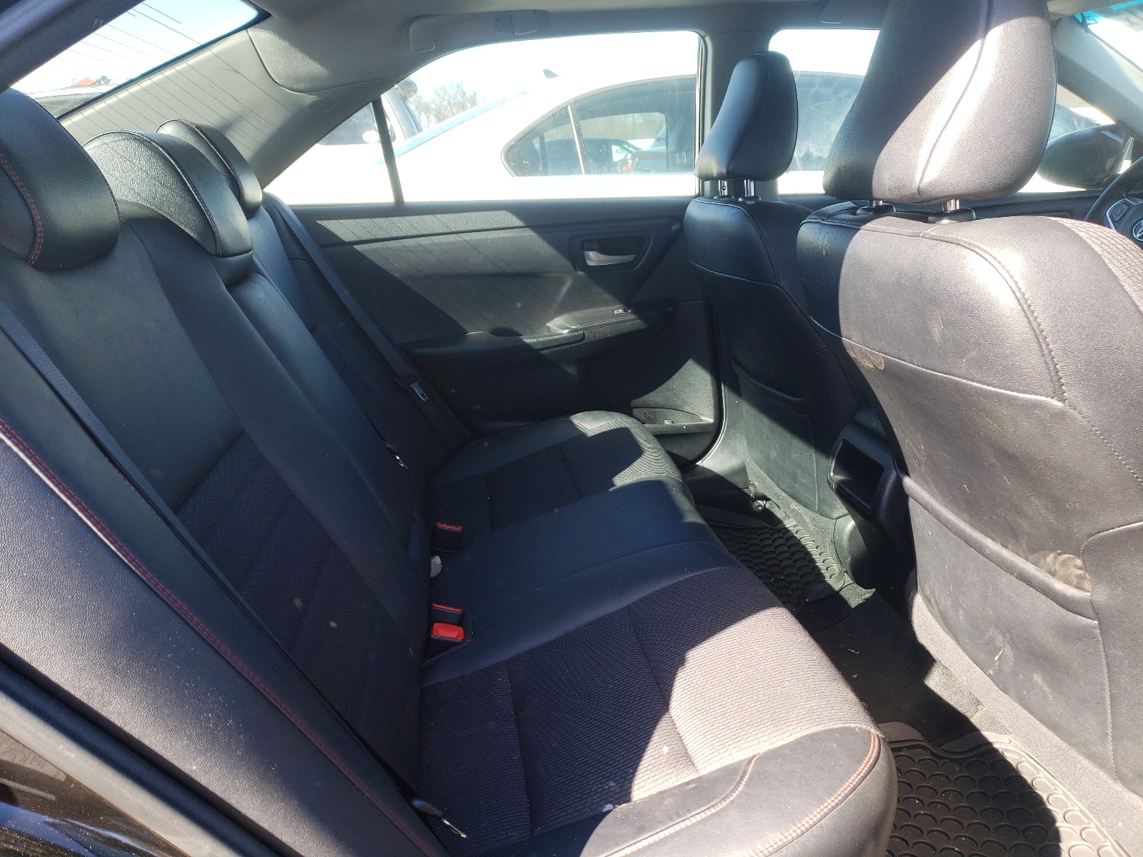 Photo 6 from auction – 2017 TOYOTA CAMRY LE with VIN 4T1BF1FK0HU274966
