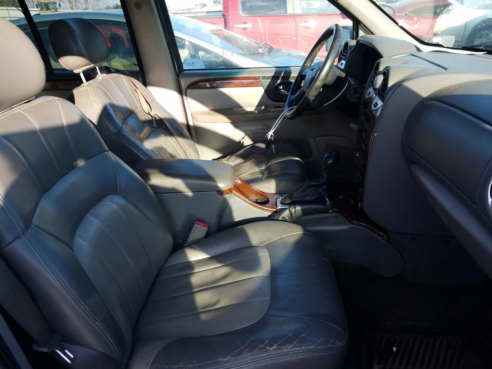 Photo 5 from auction – 2003 GMC ENVOY with VIN 1GKDT13S532188264