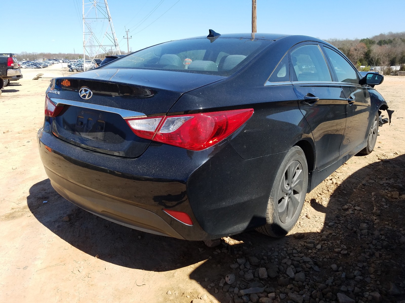 Photo 4 from auction – 2014 HYUNDAI SONATA GLS with VIN 5NPEB4AC3EH814928