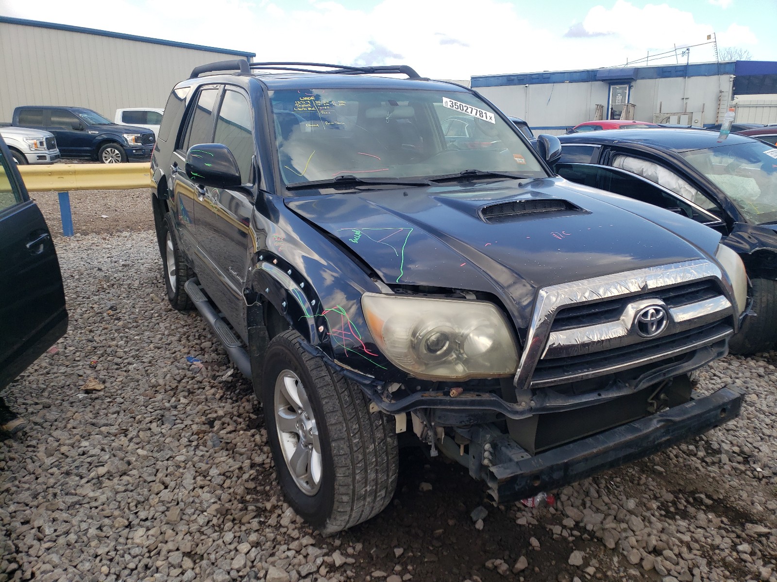 TOYOTA 4RUNNER SR 2006 with VIN JTEZU14R268064993 - Photo from auction